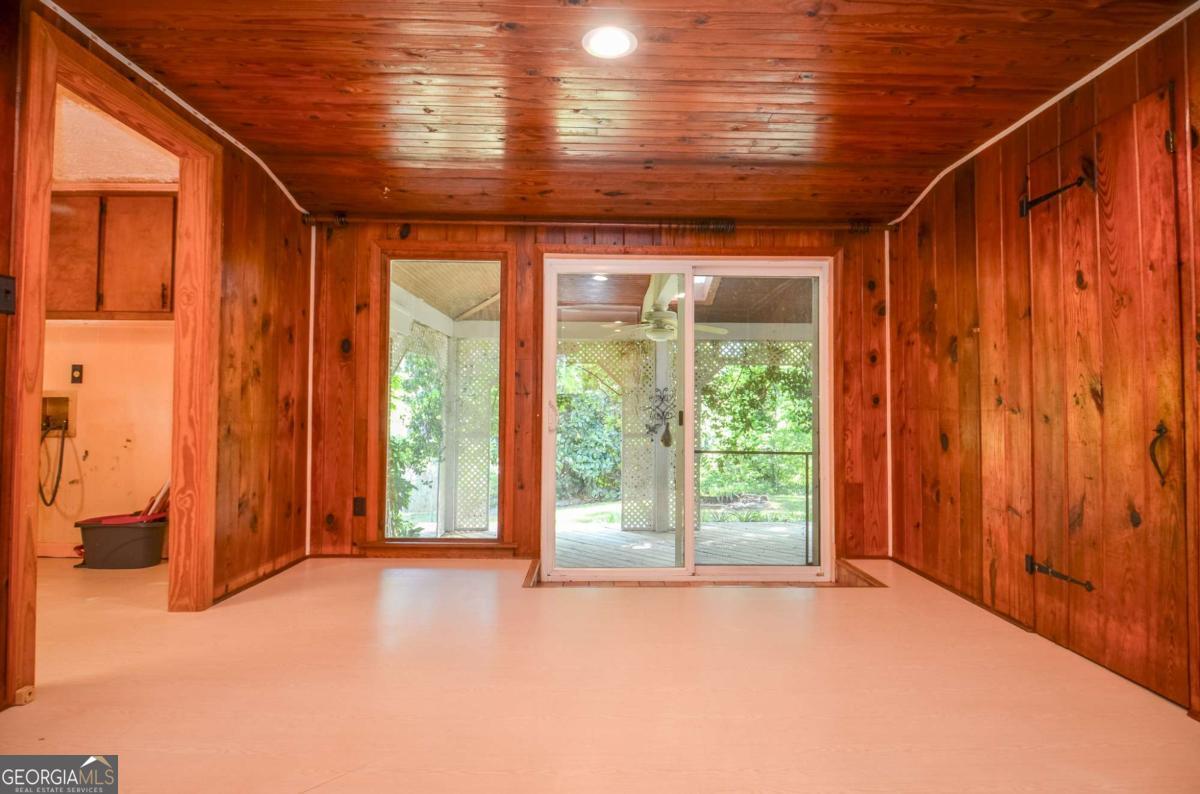 716 Killian Hill Road SW