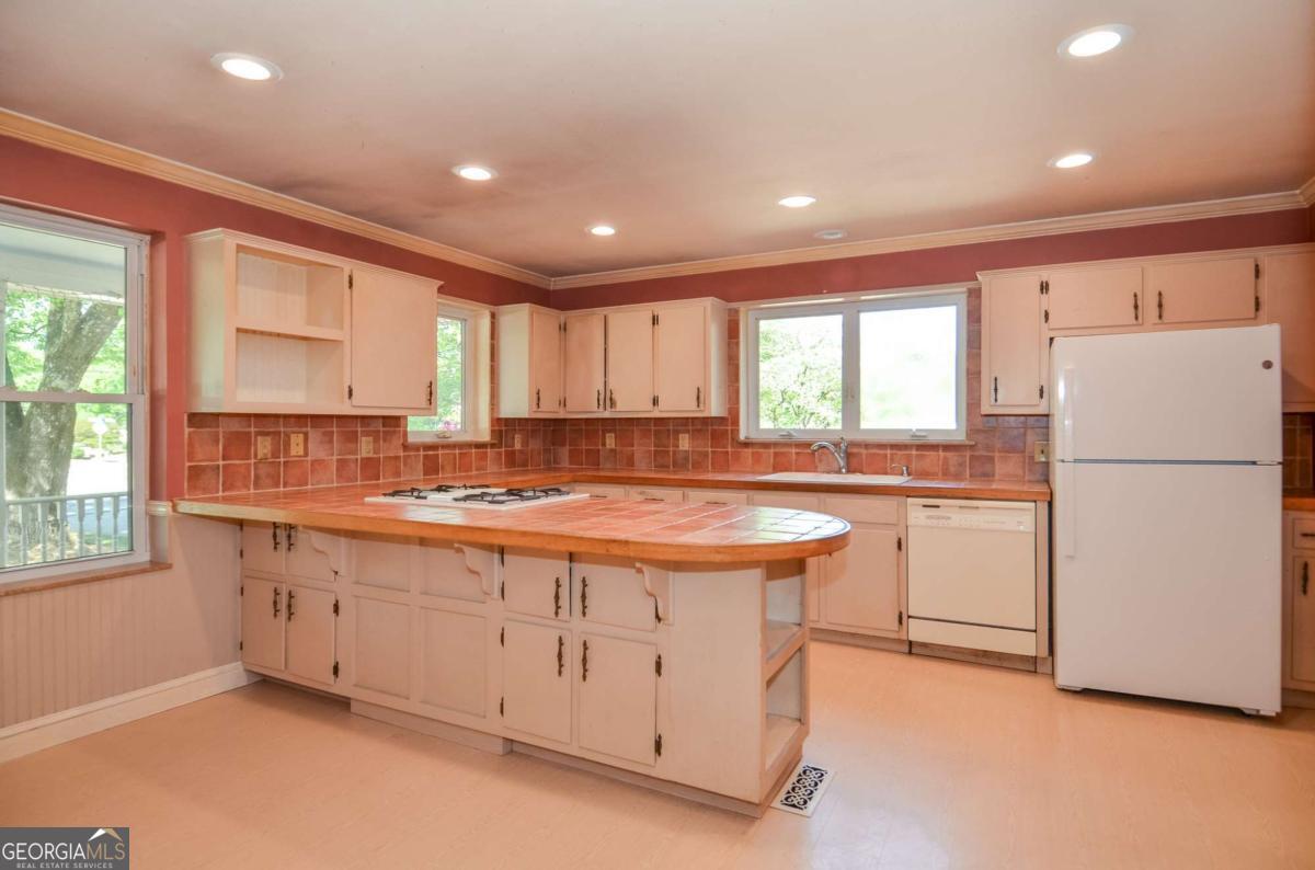 716 Killian Hill Road SW
