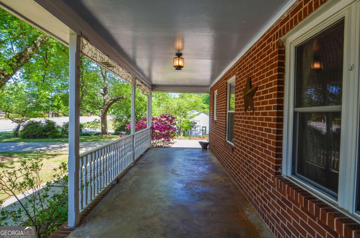 716 Killian Hill Road SW