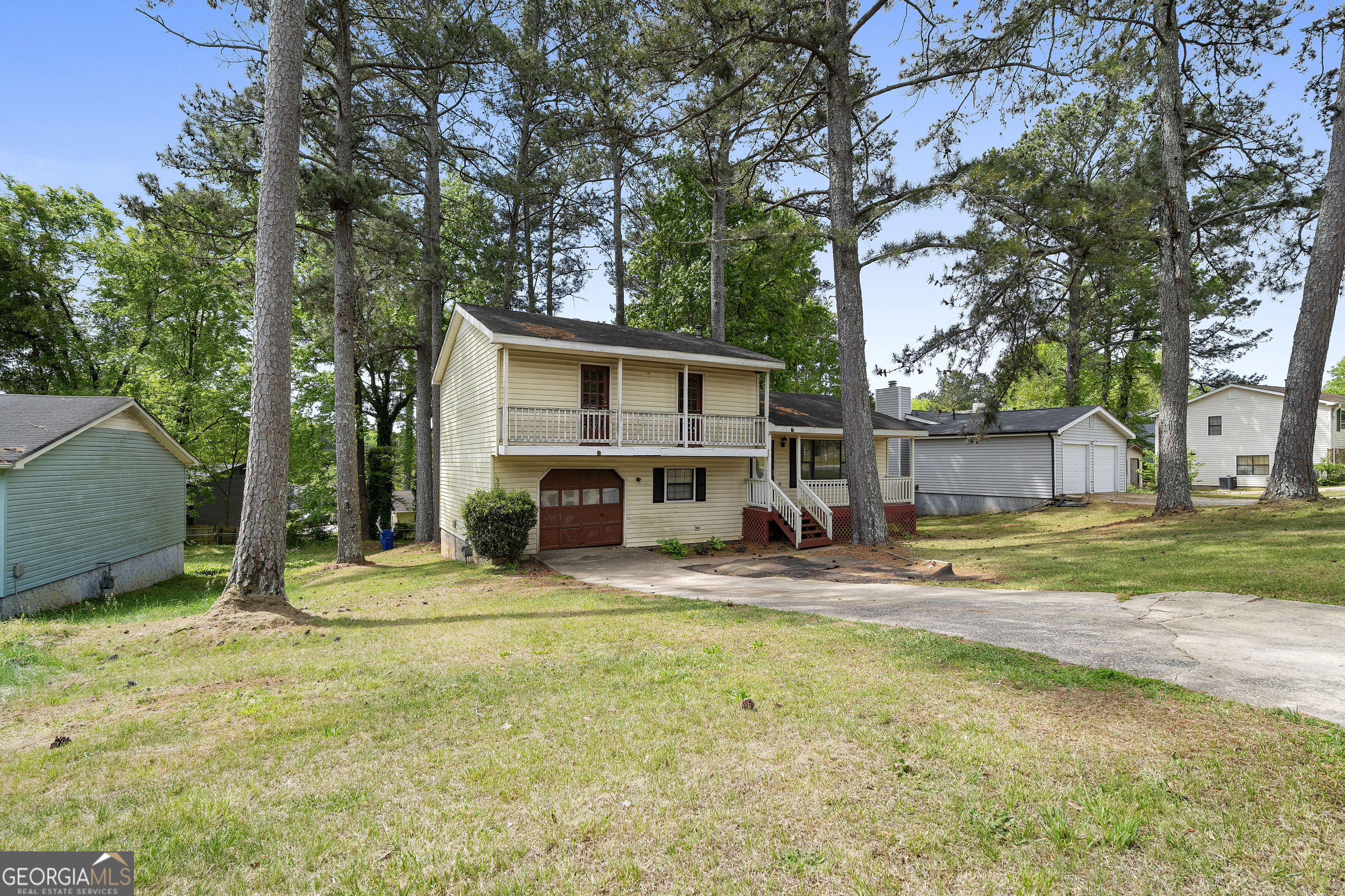 2811 Woodhollow Lane