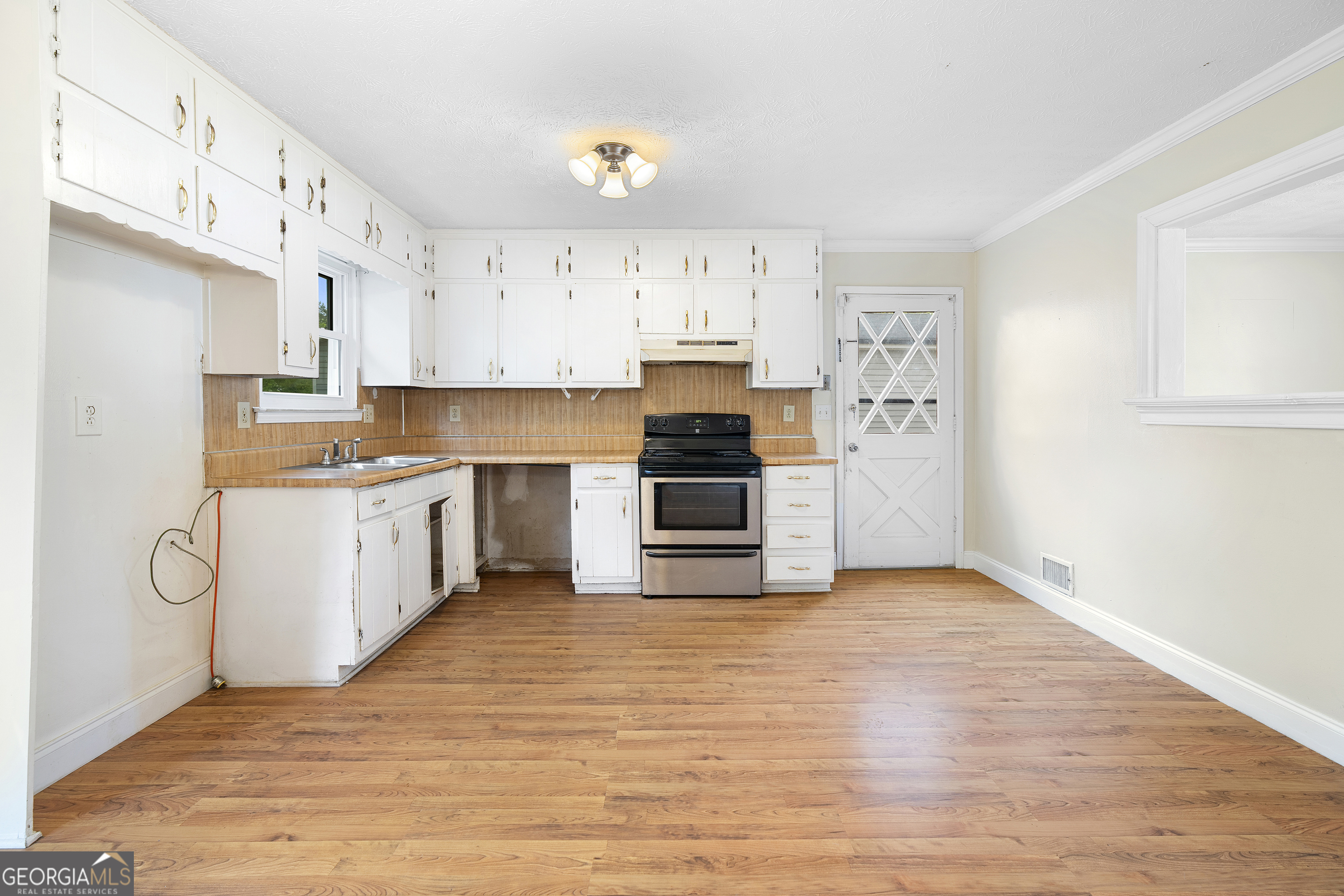 2811 Woodhollow Lane