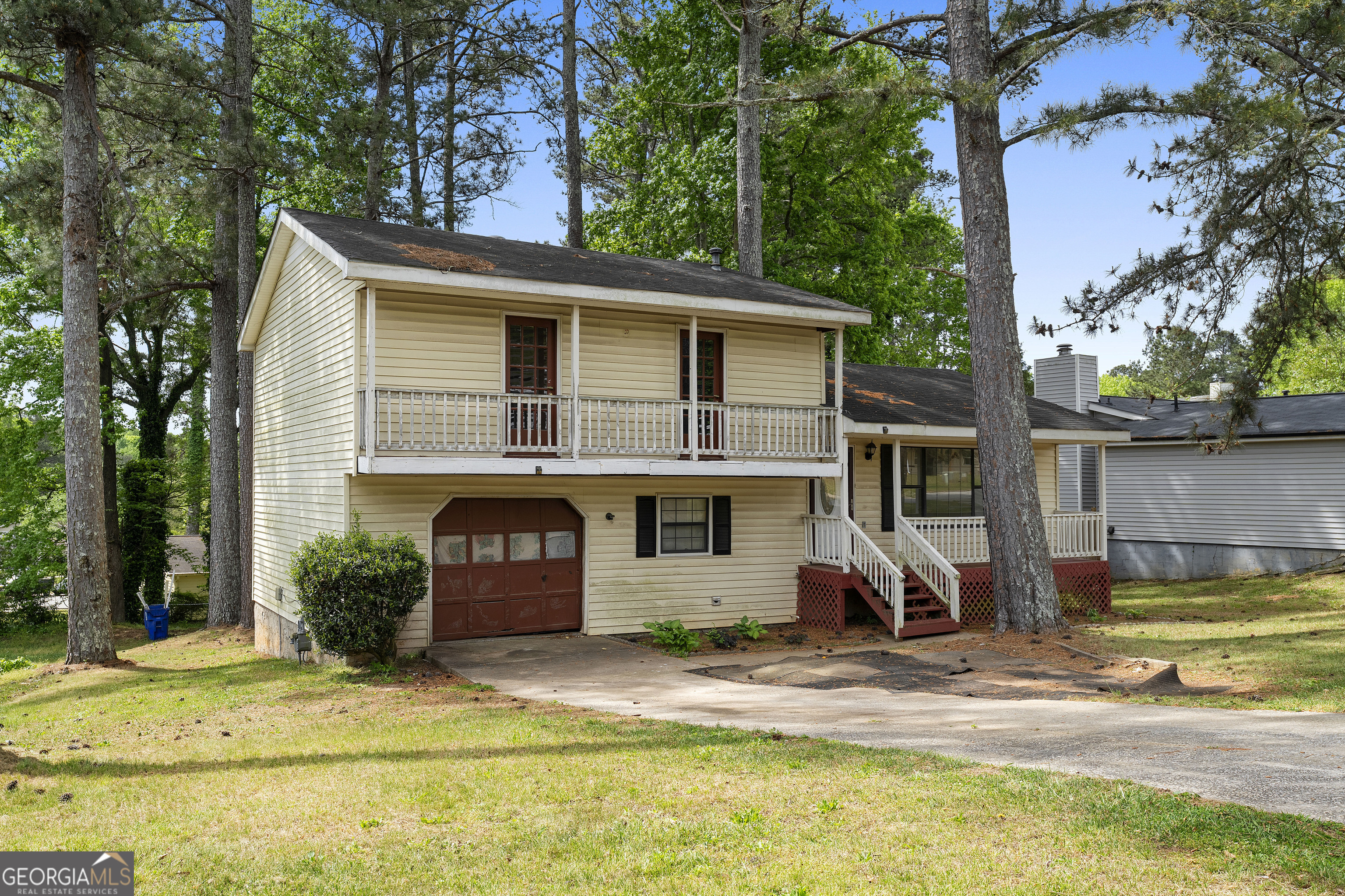 2811 Woodhollow Lane