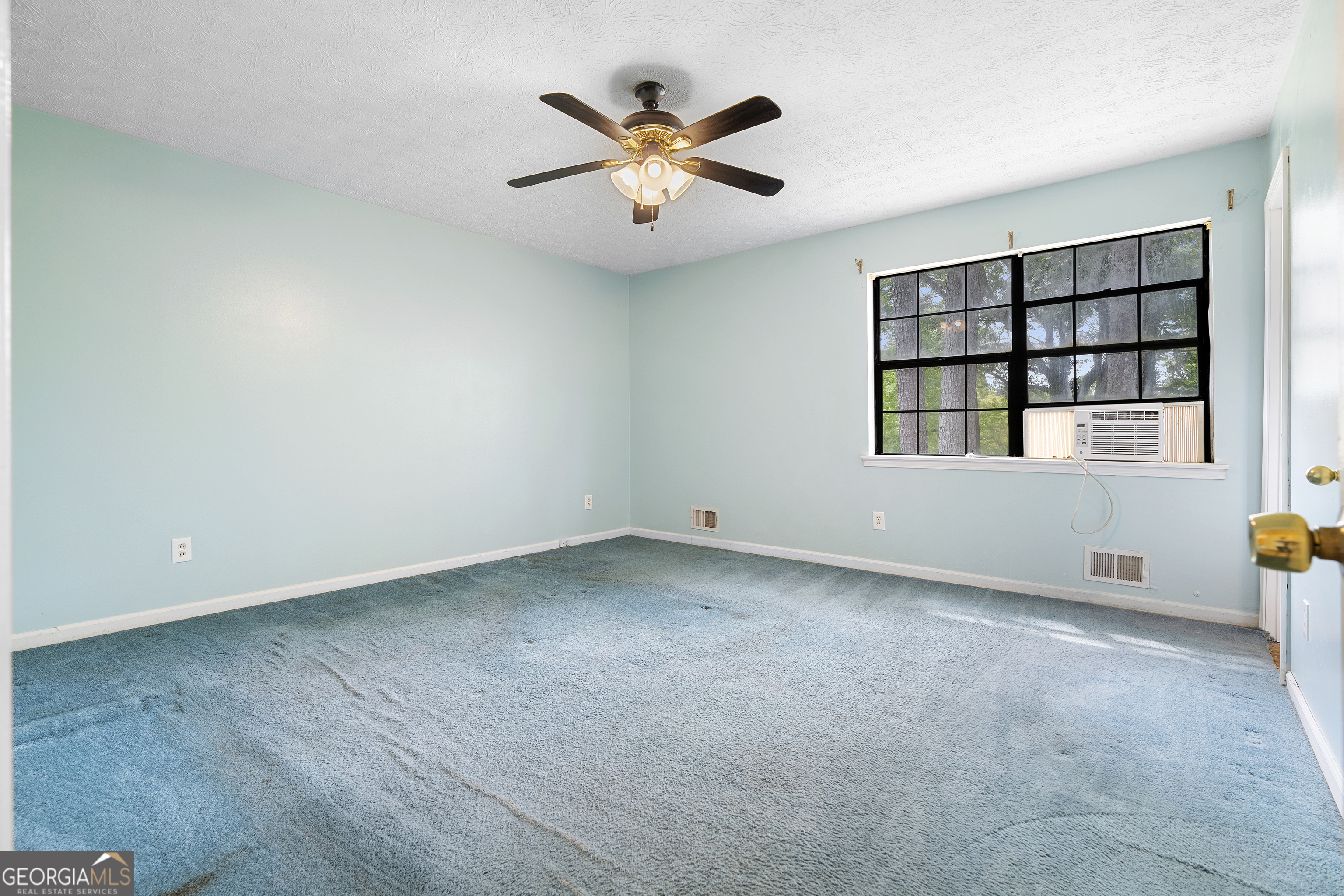 2811 Woodhollow Lane
