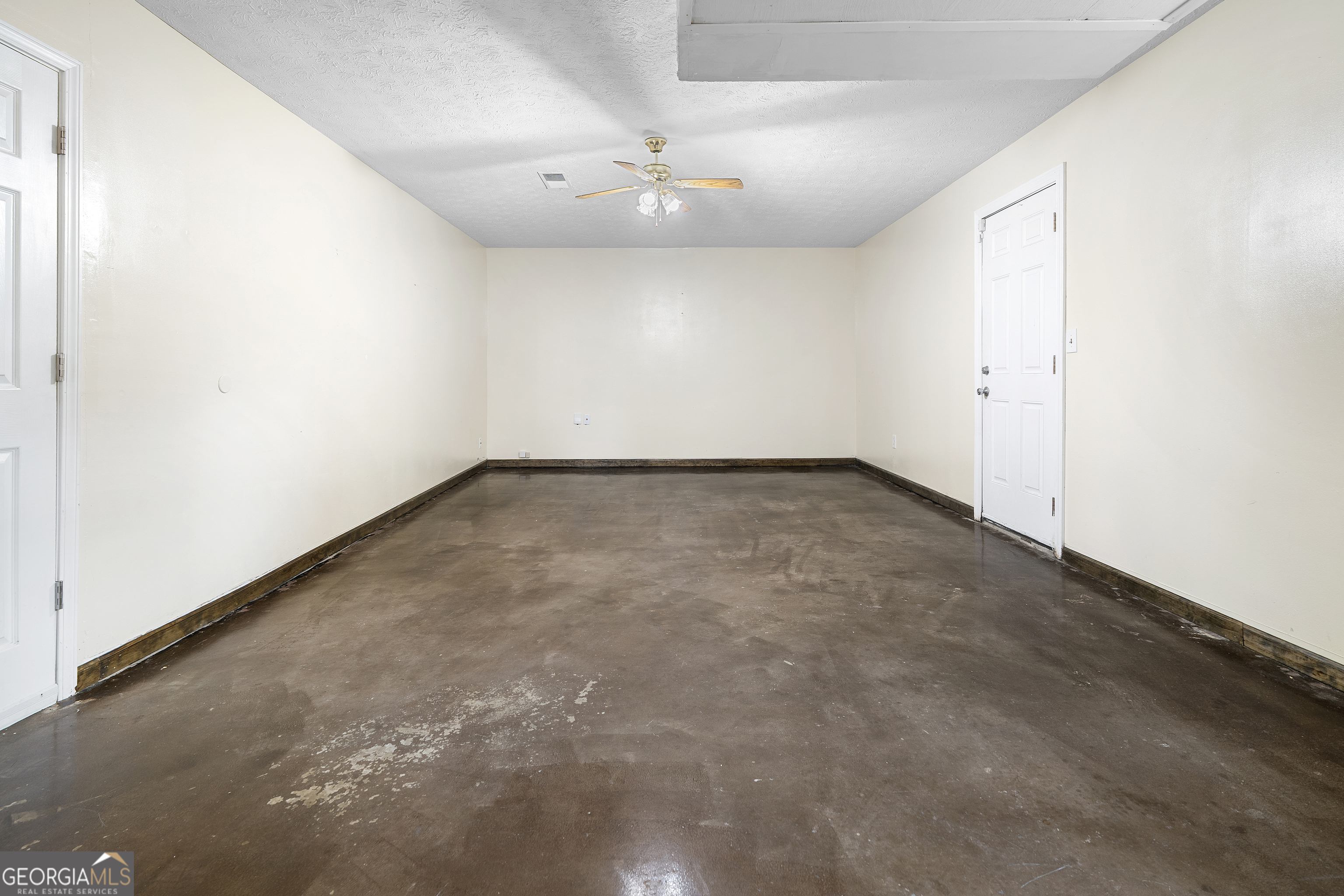 2811 Woodhollow Lane