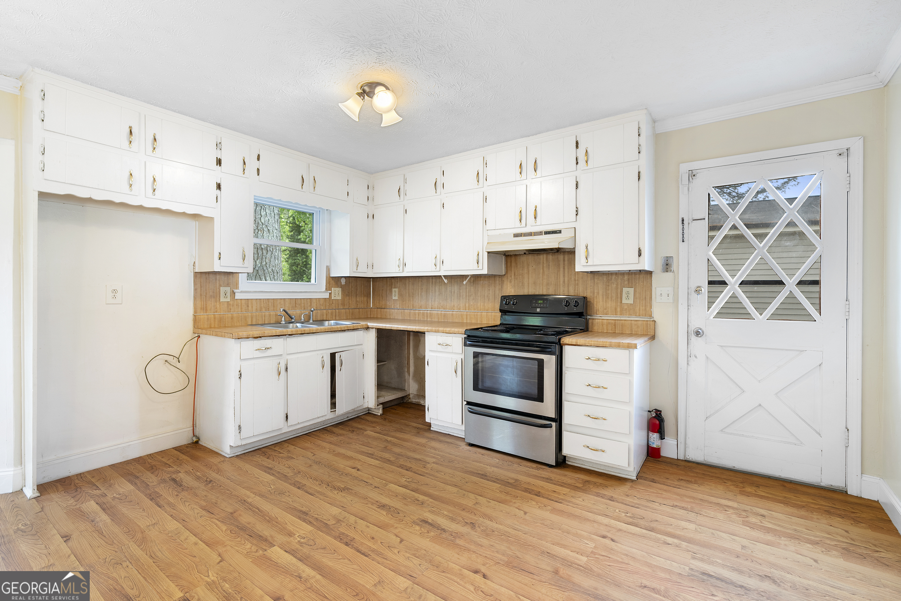 2811 Woodhollow Lane