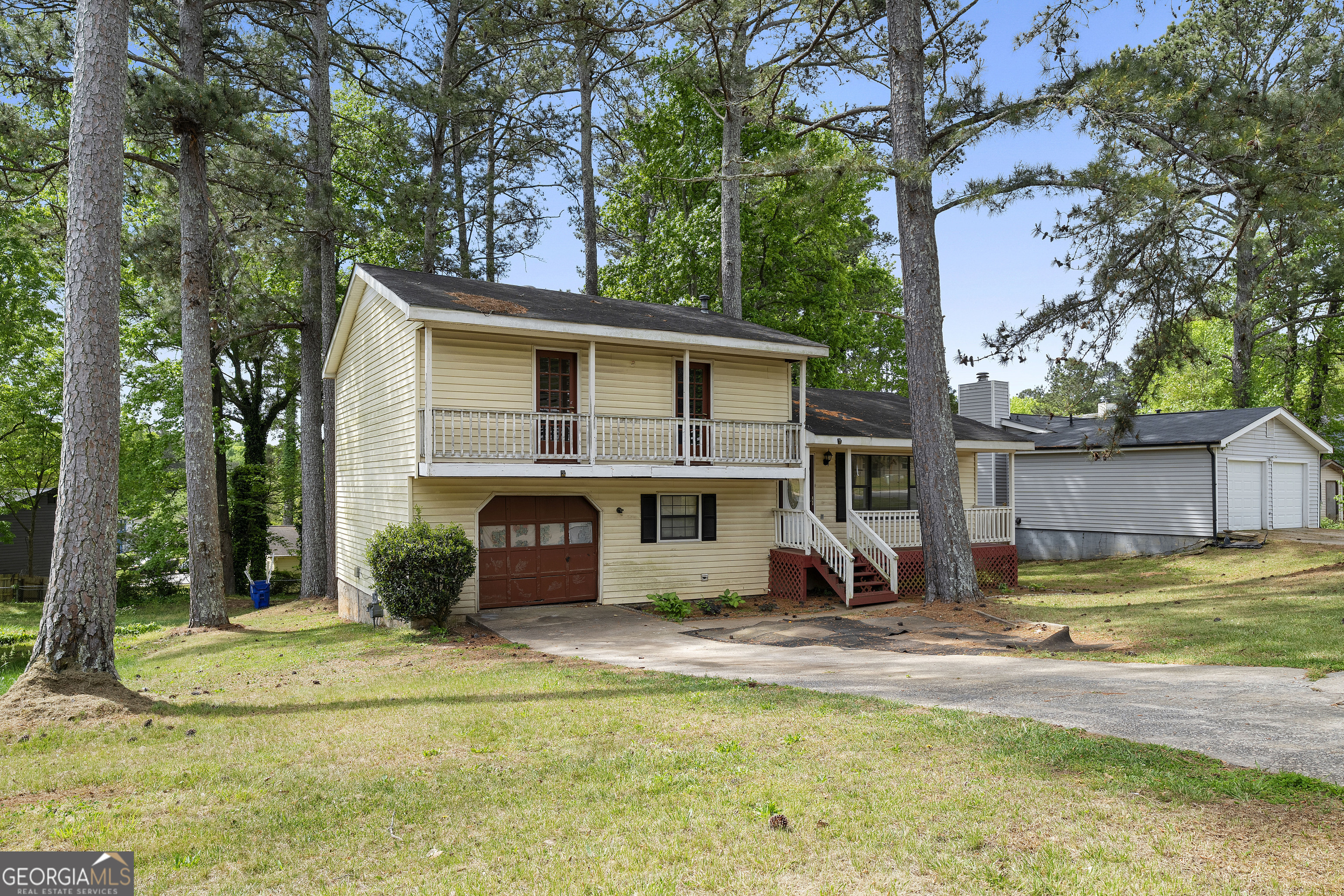 2811 Woodhollow Lane