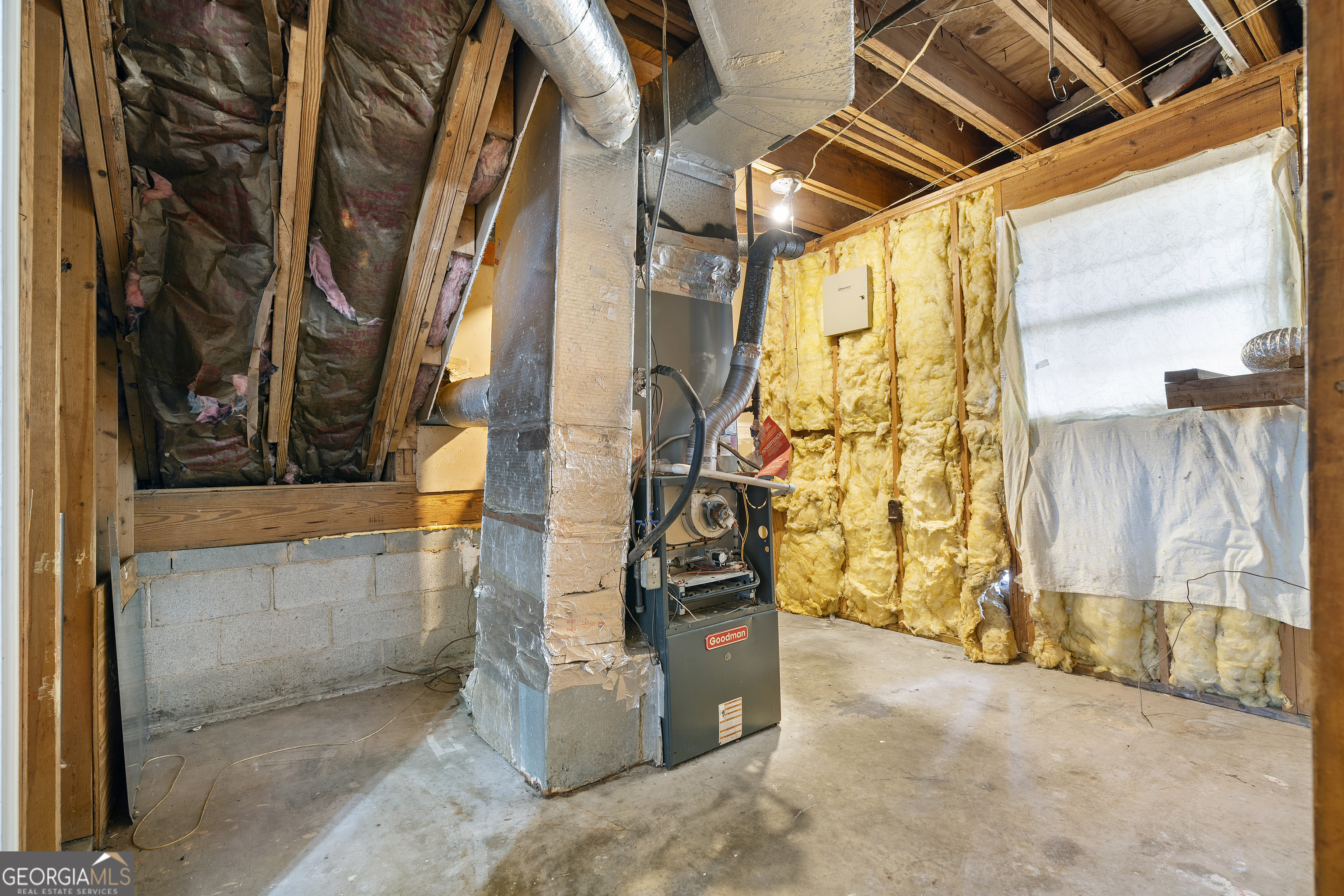 2811 Woodhollow Lane