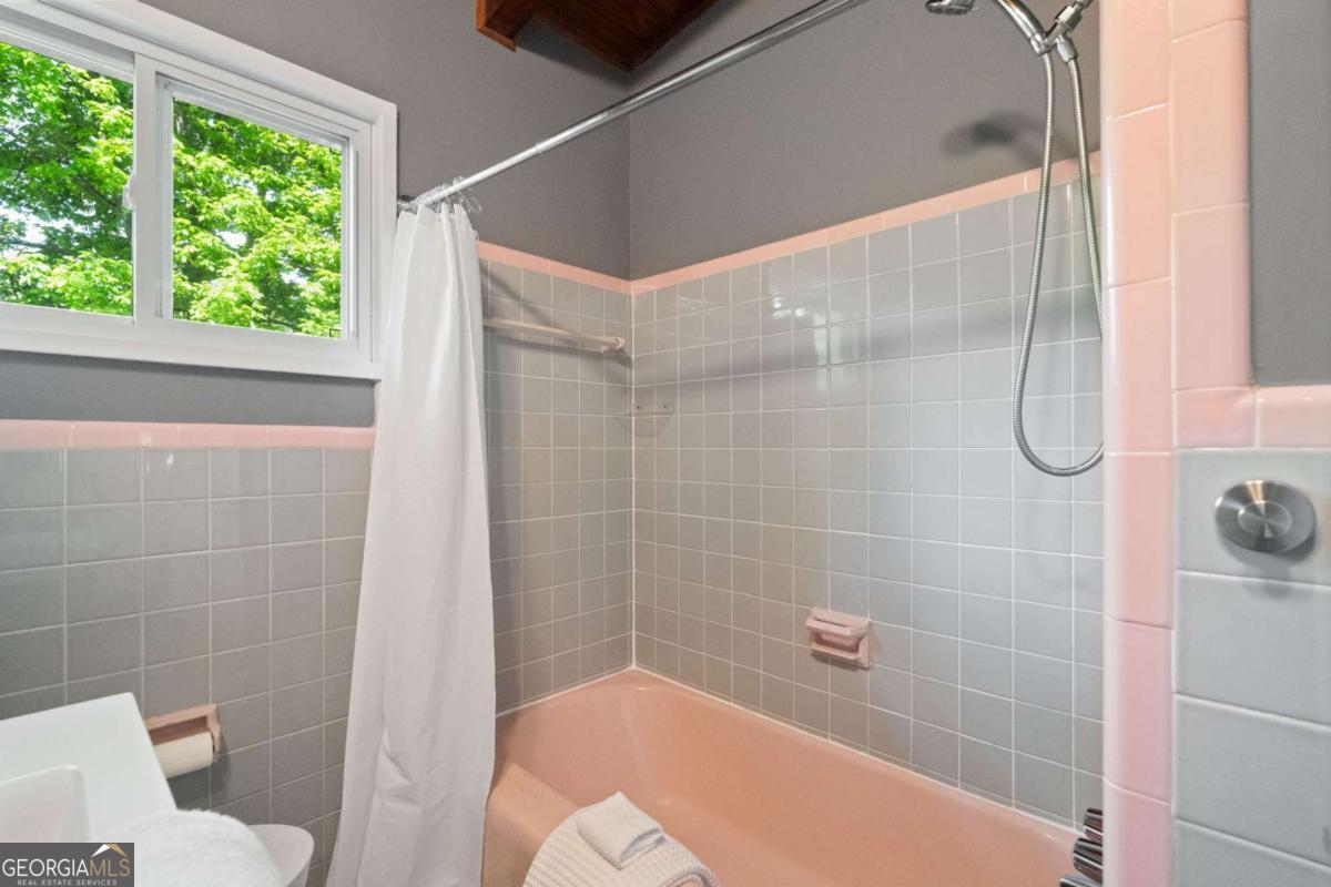 1540 Sagamore Drive NE