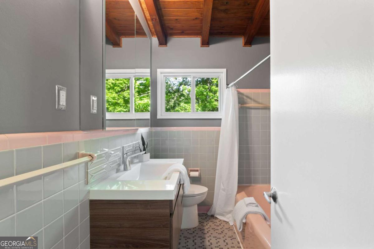 1540 Sagamore Drive NE