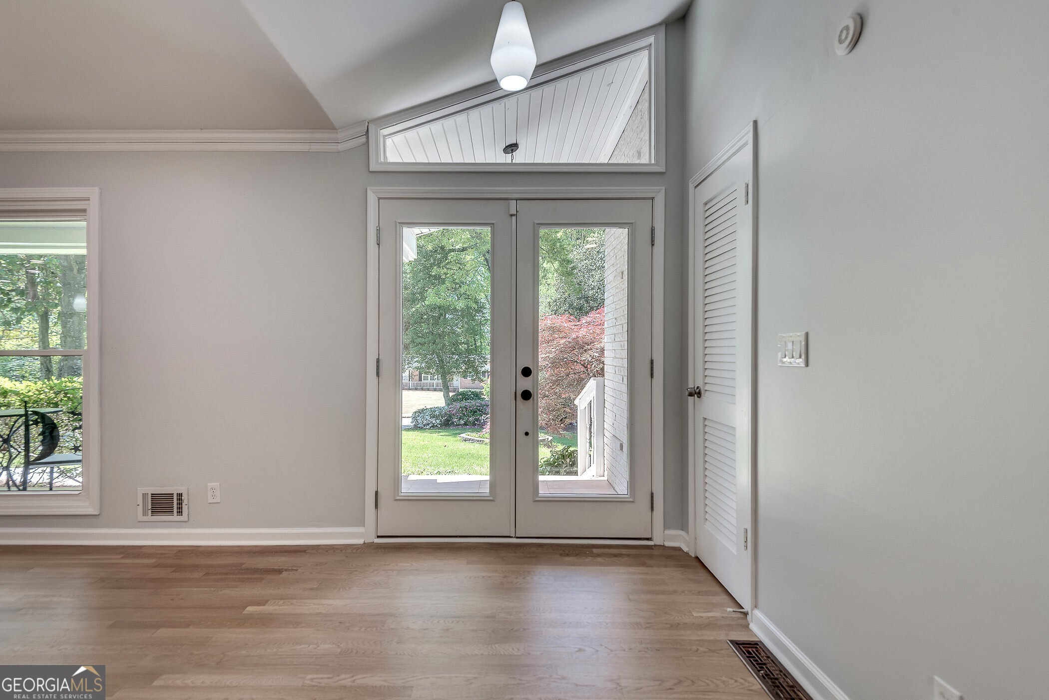 2349 Crestcliff Drive