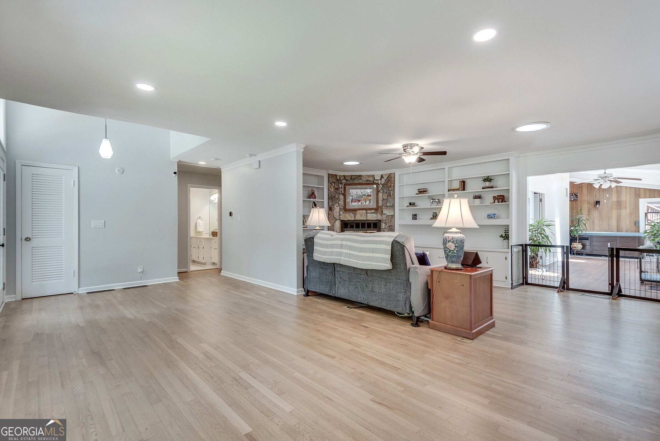 2349 Crestcliff Drive