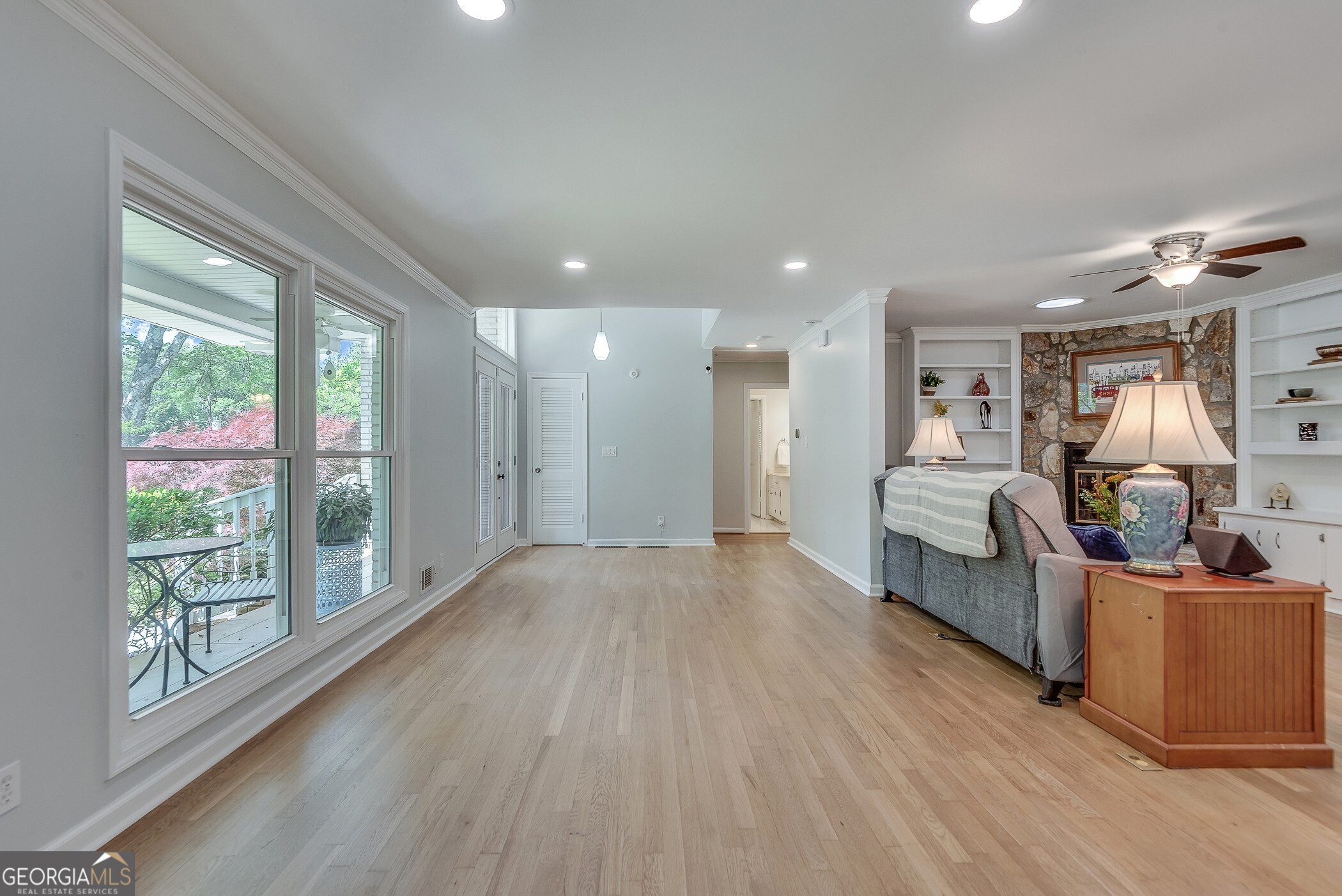 2349 Crestcliff Drive