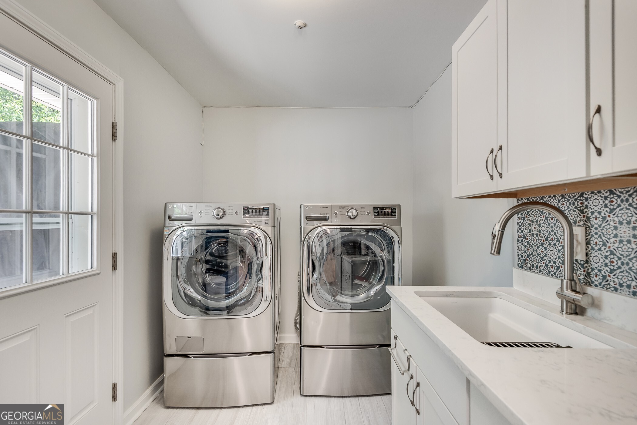 2349 Crestcliff Drive