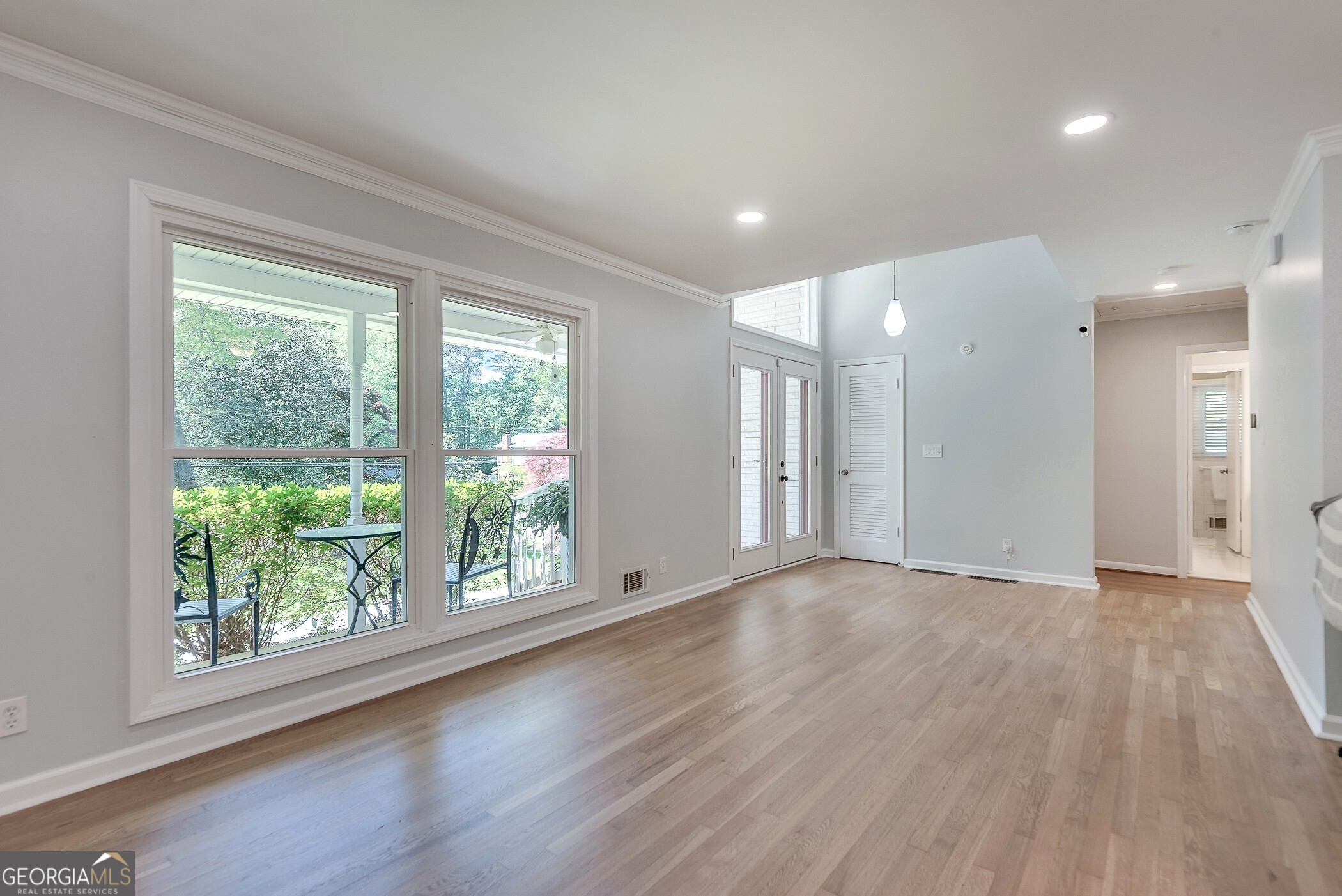 2349 Crestcliff Drive