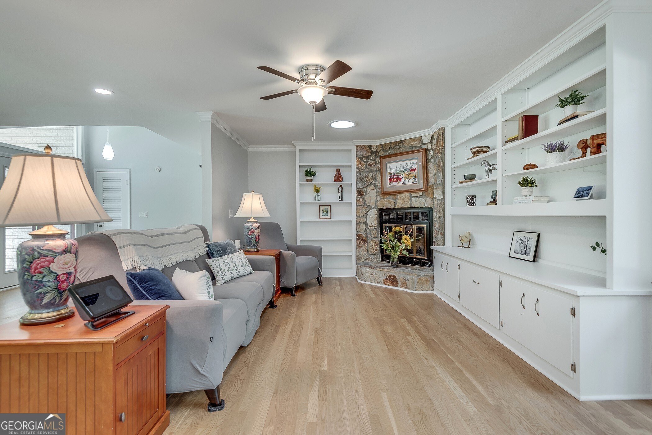 2349 Crestcliff Drive