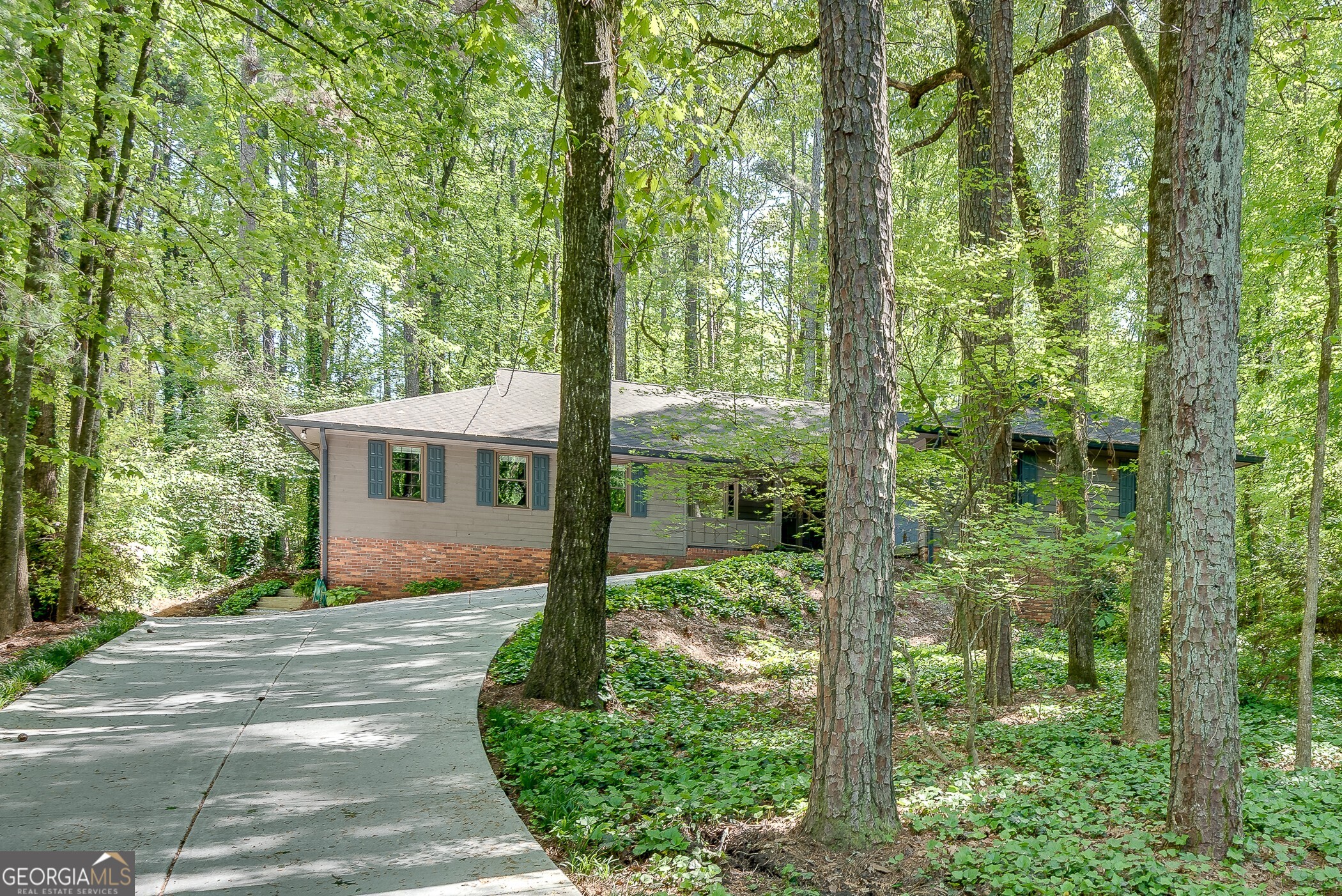 3684 Hunting Ridge Drive SW