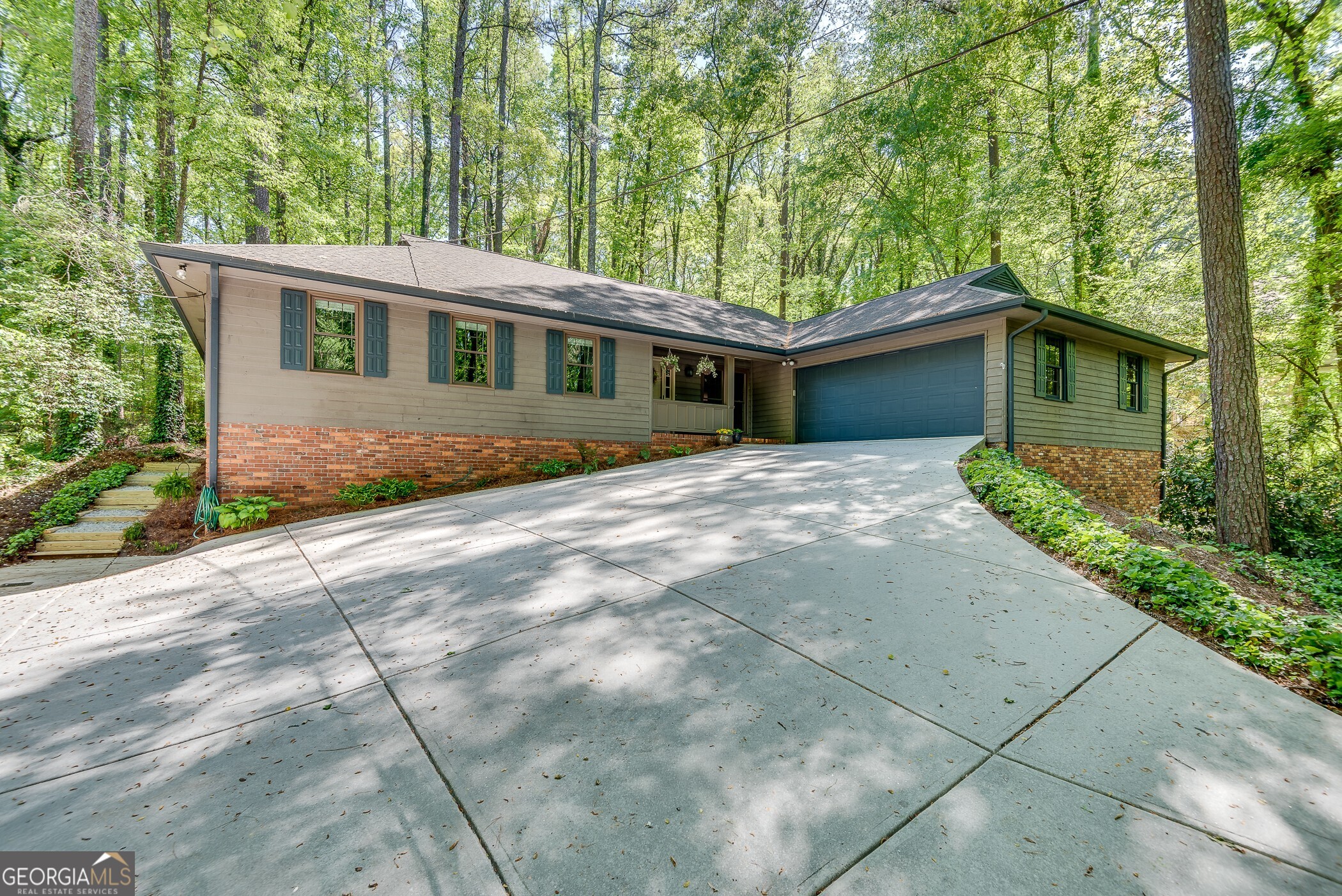 3684 Hunting Ridge Drive SW