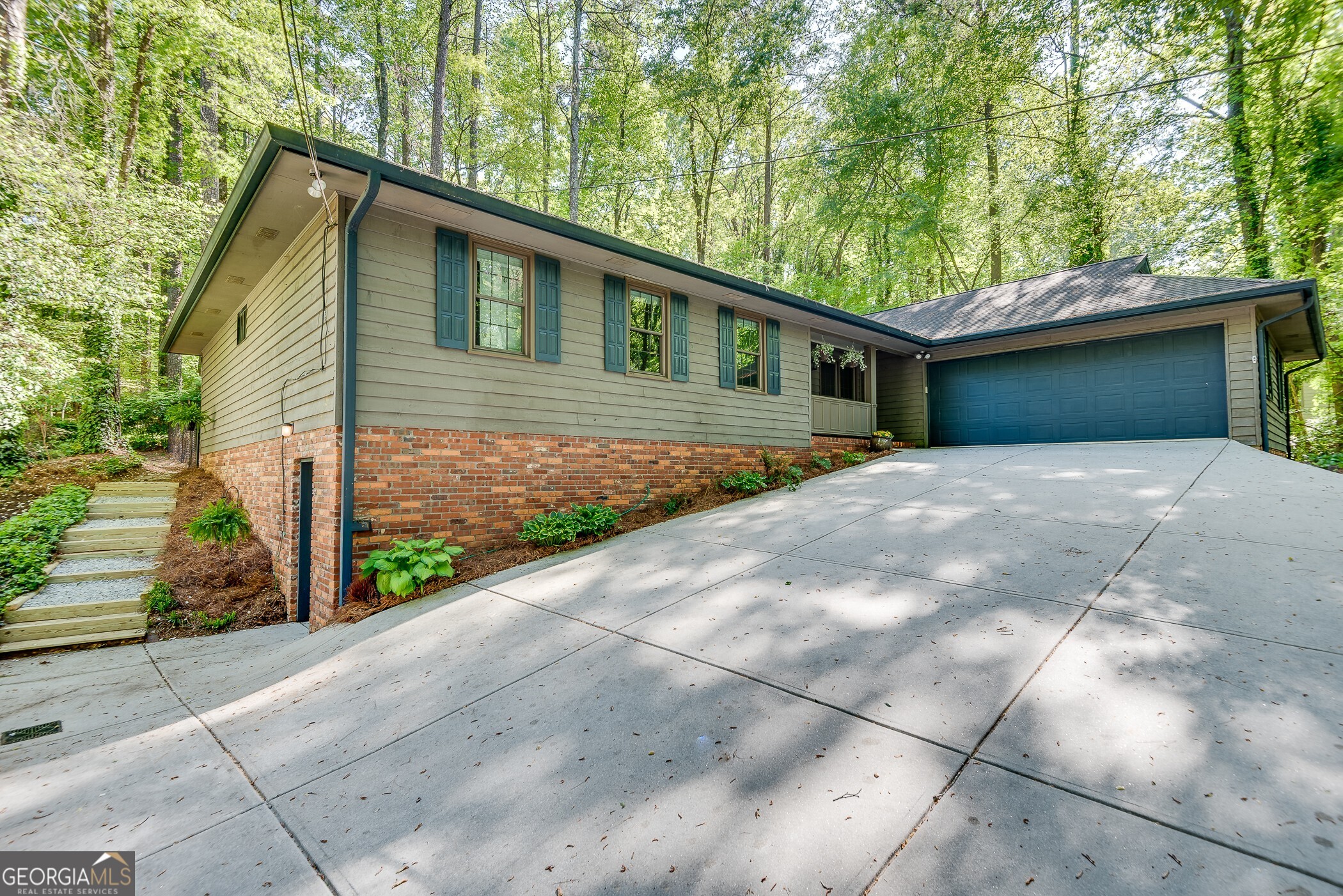 3684 Hunting Ridge Drive SW