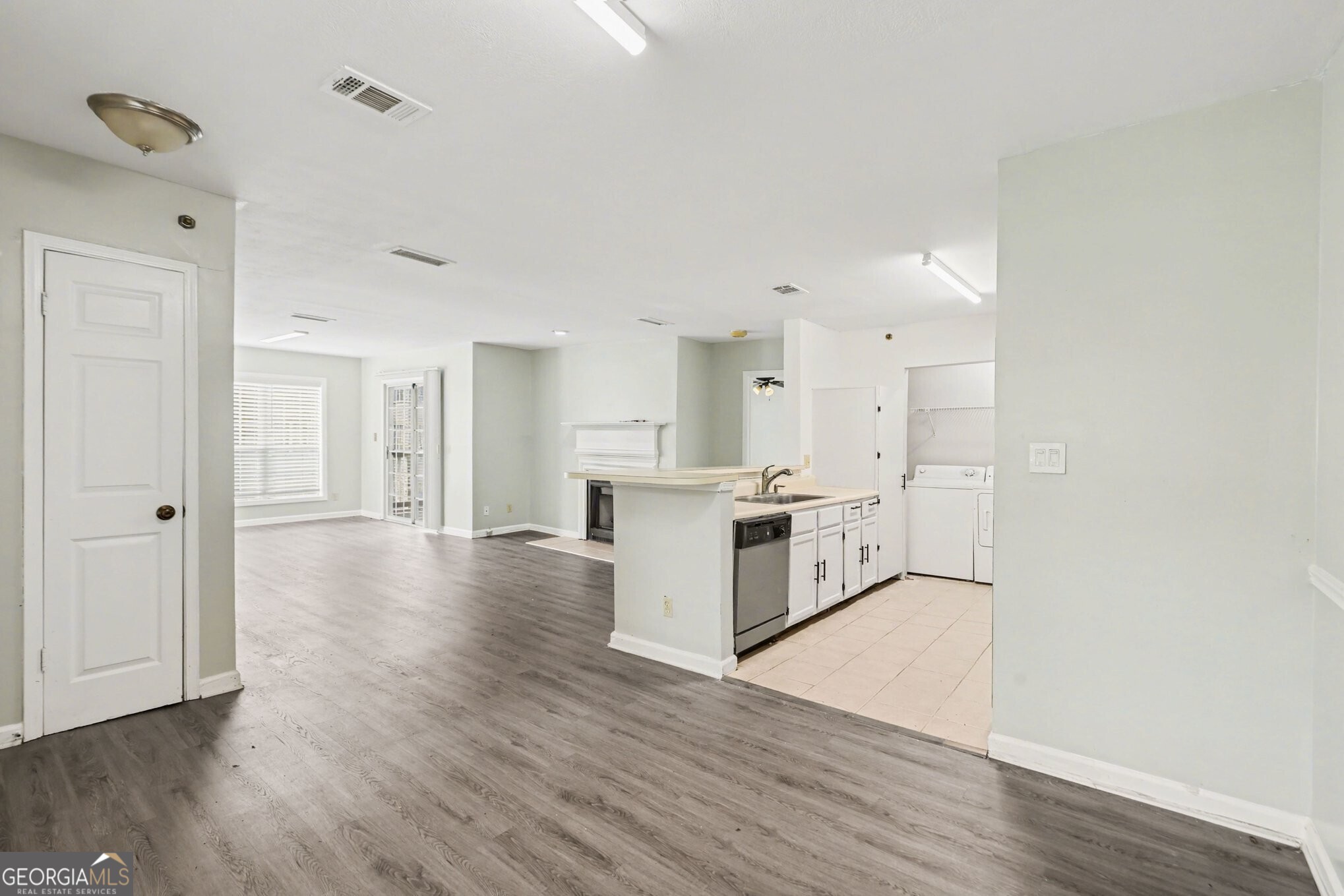 702 Mill Pond Drive SE