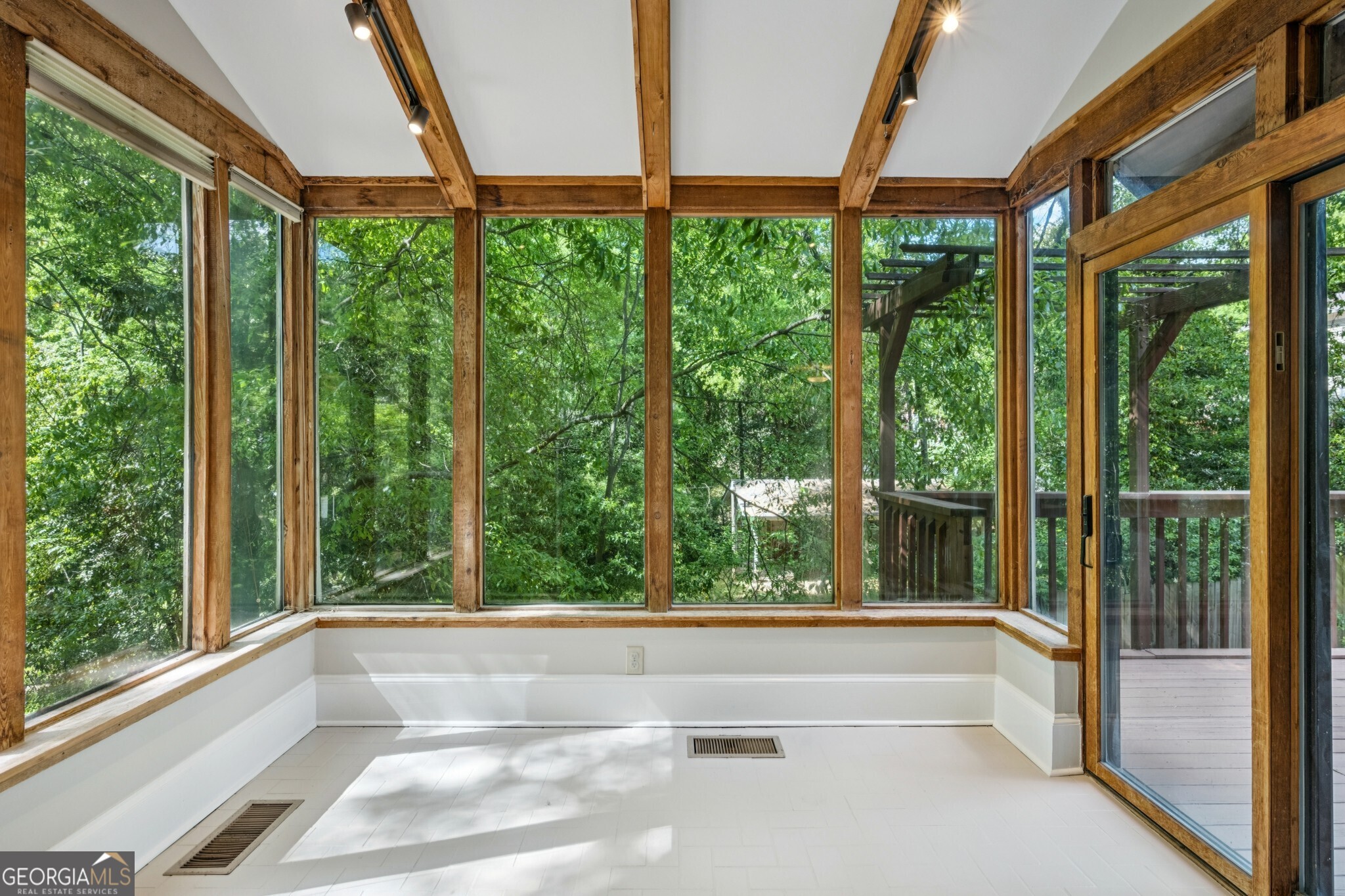 952 Edgewood Avenue NE