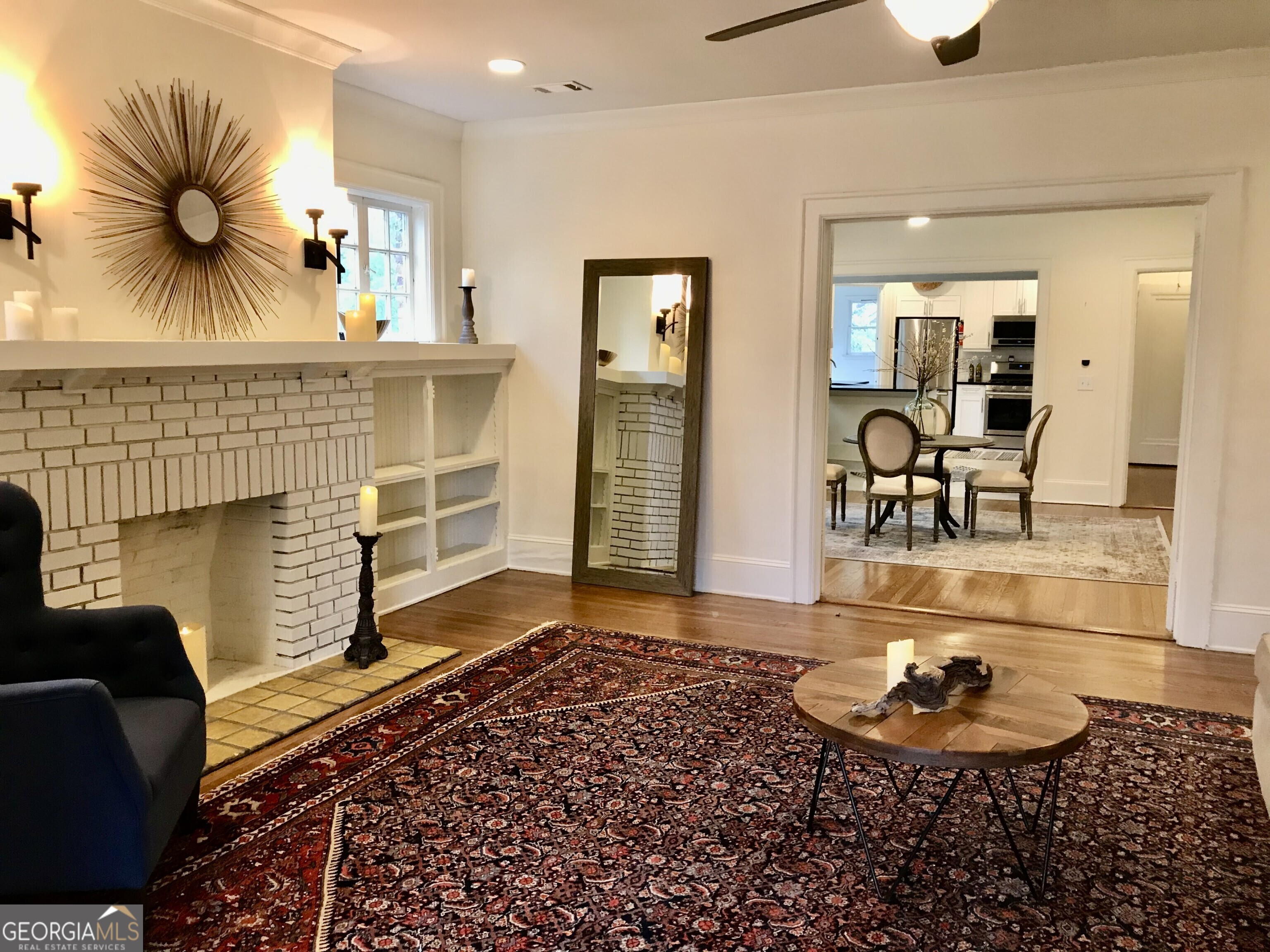 702A Myrtle Street NE