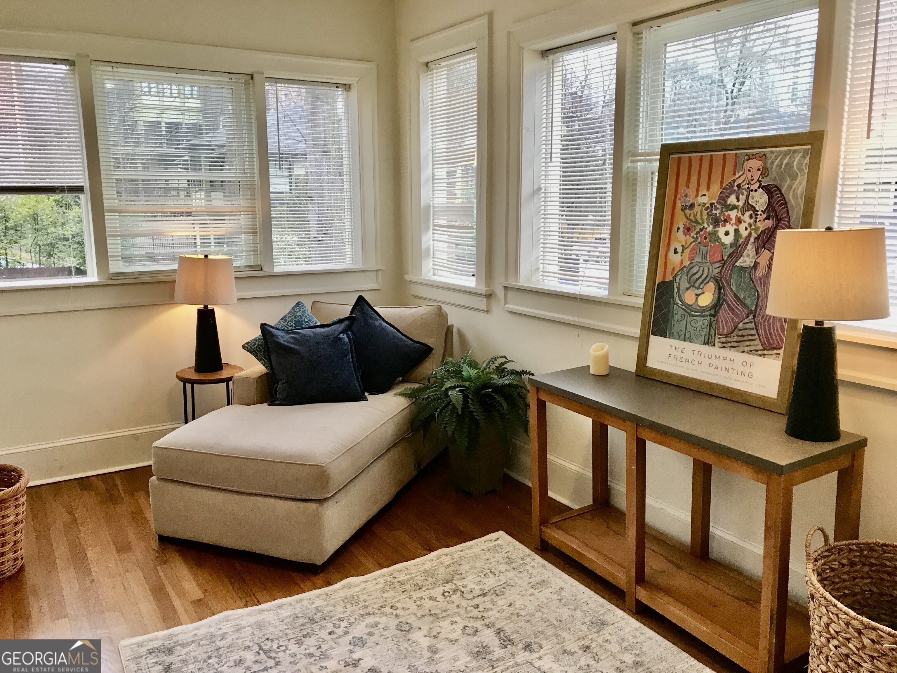 702A Myrtle Street NE