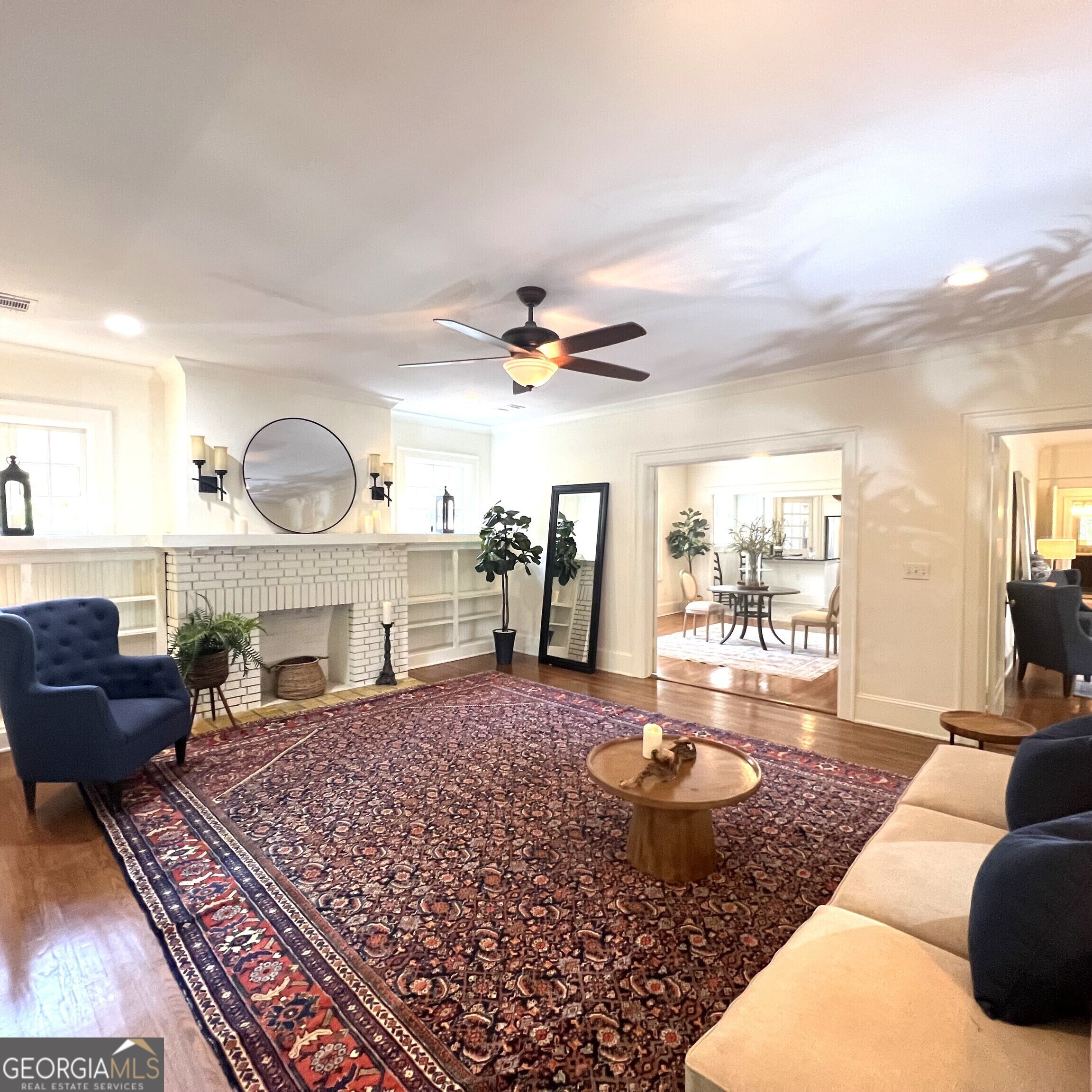 702A Myrtle Street NE