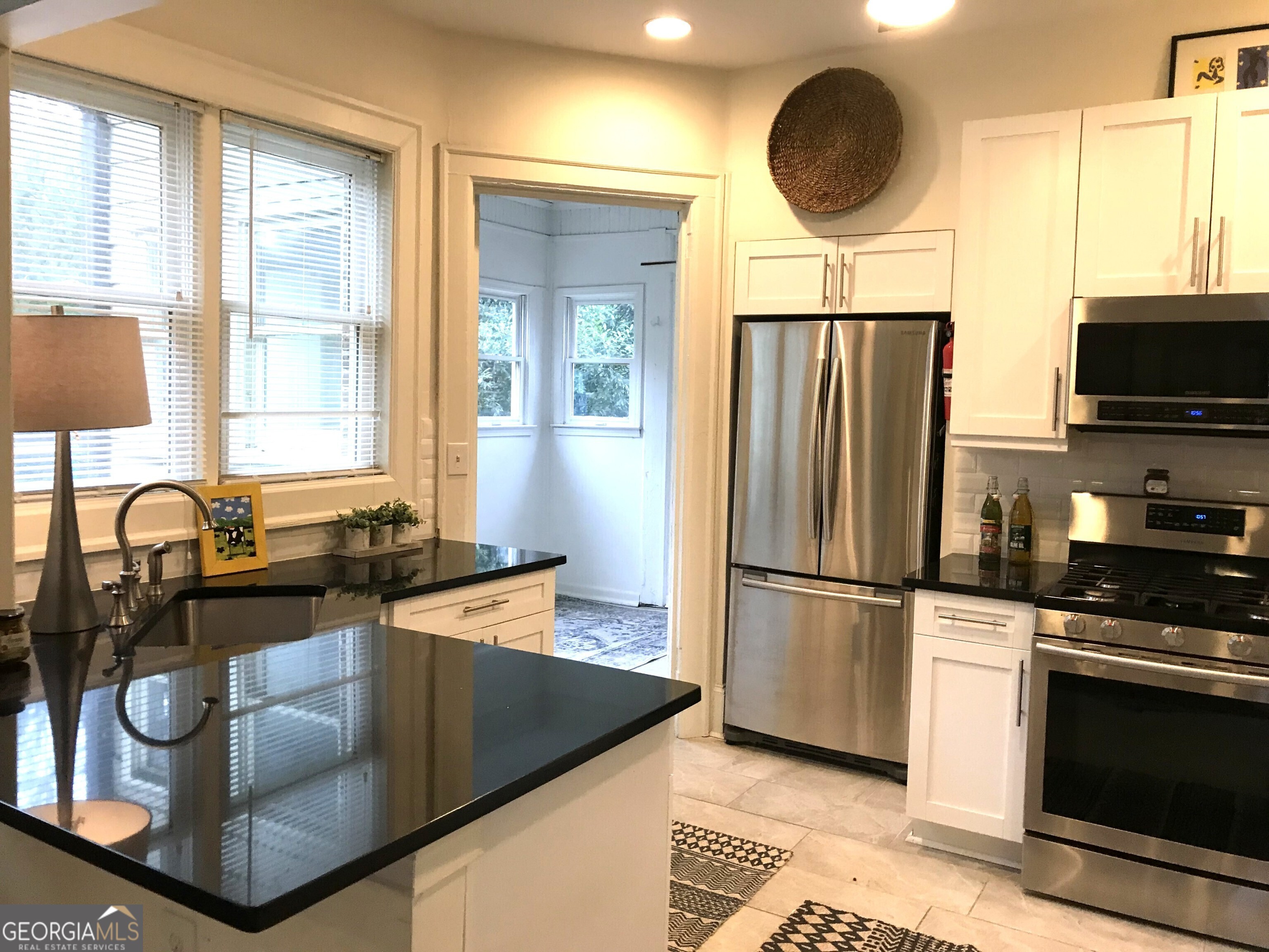 702A Myrtle Street NE