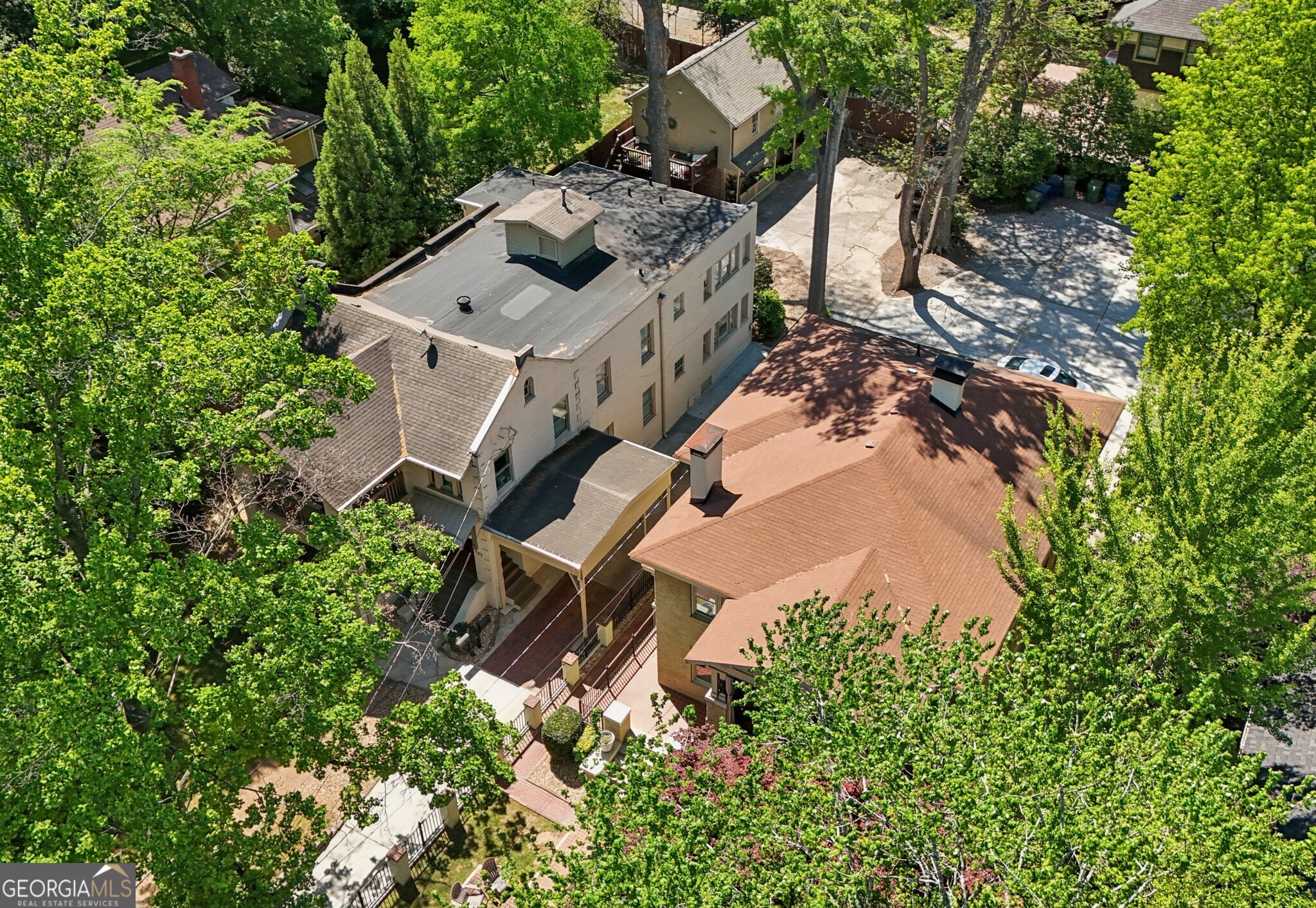 702A Myrtle Street NE