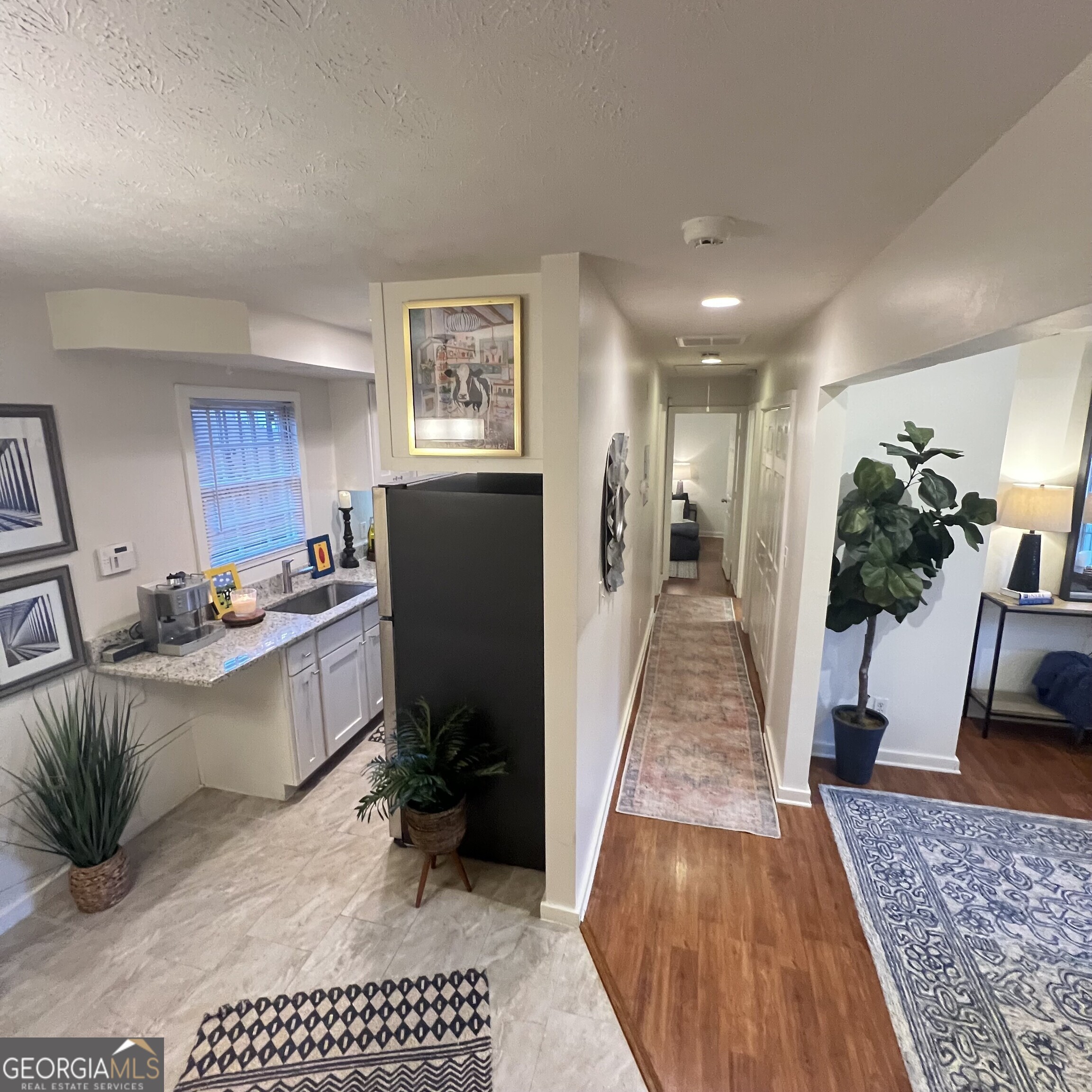 702A Myrtle Street NE