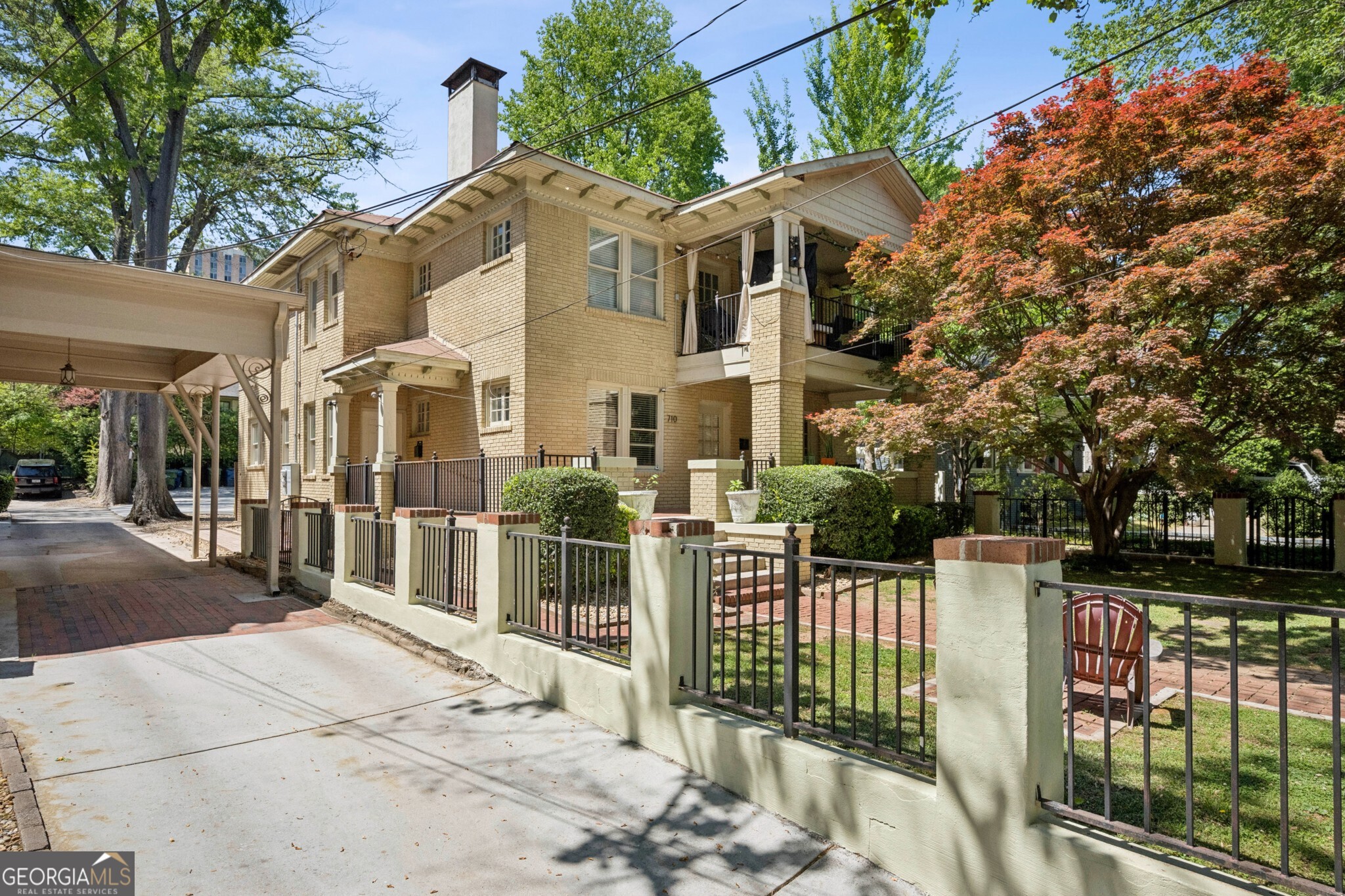 702A Myrtle Street NE