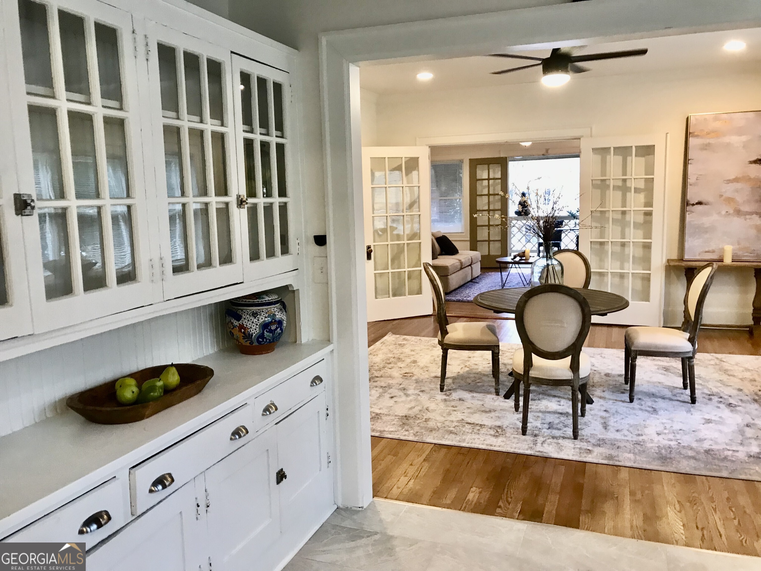 702A Myrtle Street NE