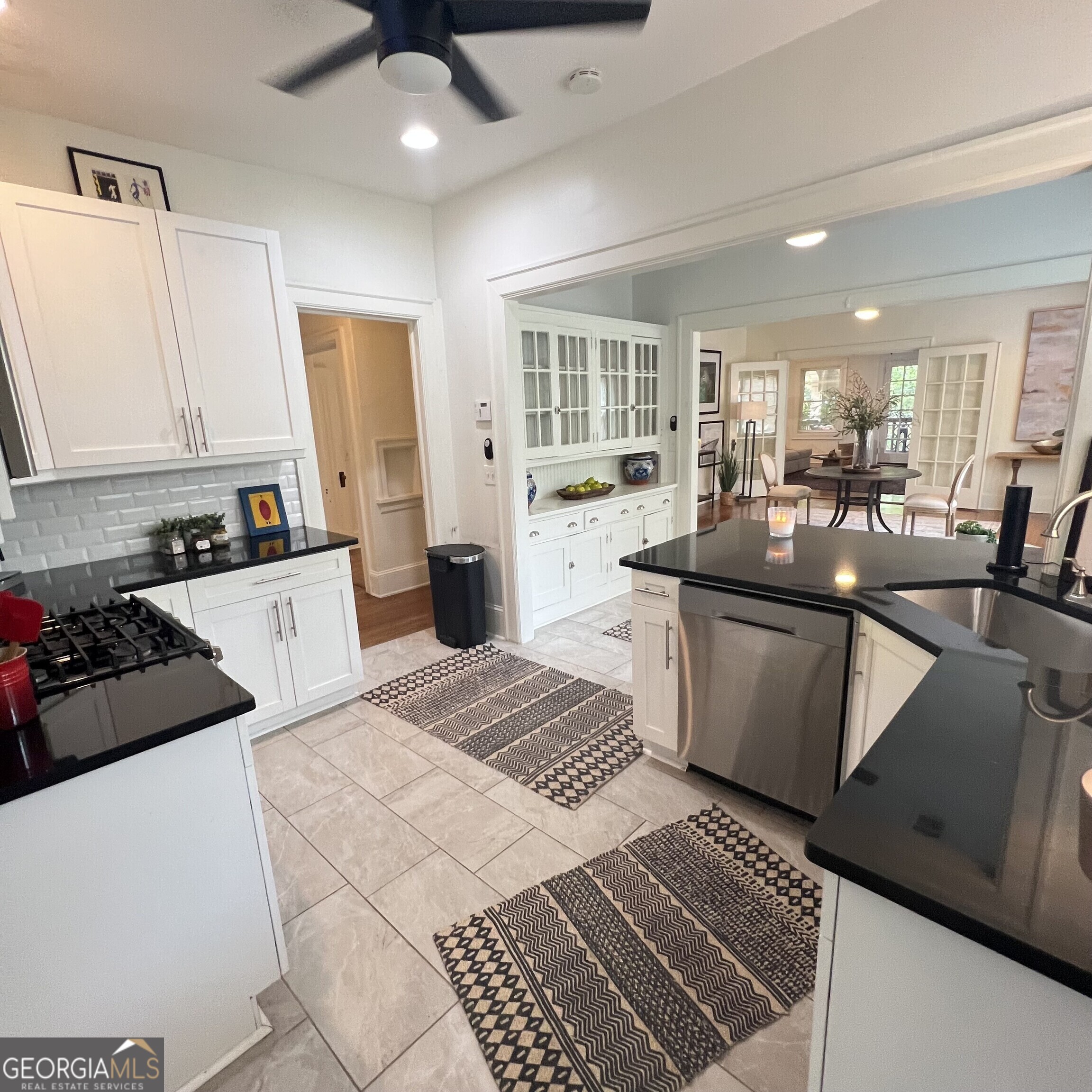 702A Myrtle Street NE