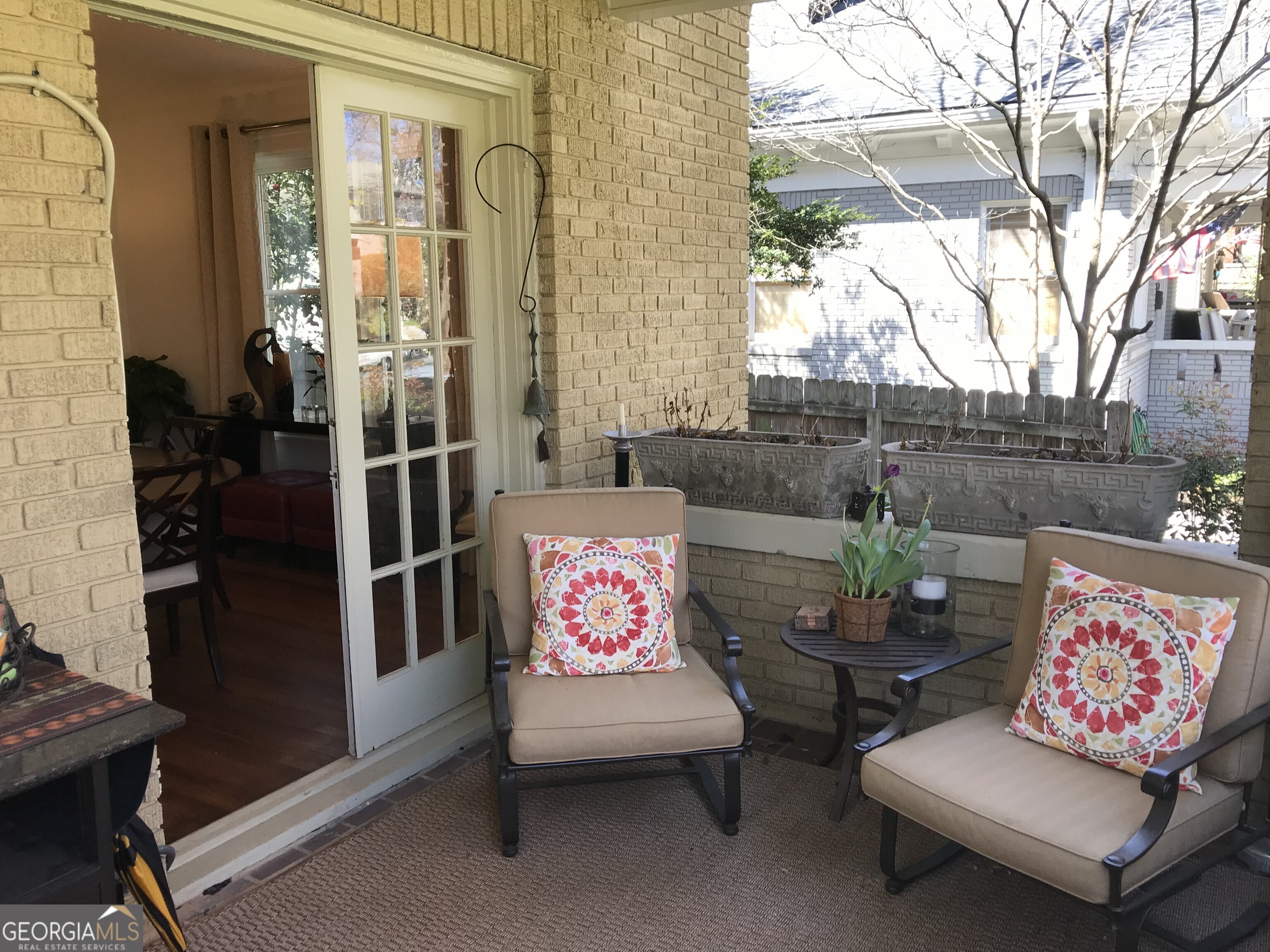 702A Myrtle Street NE