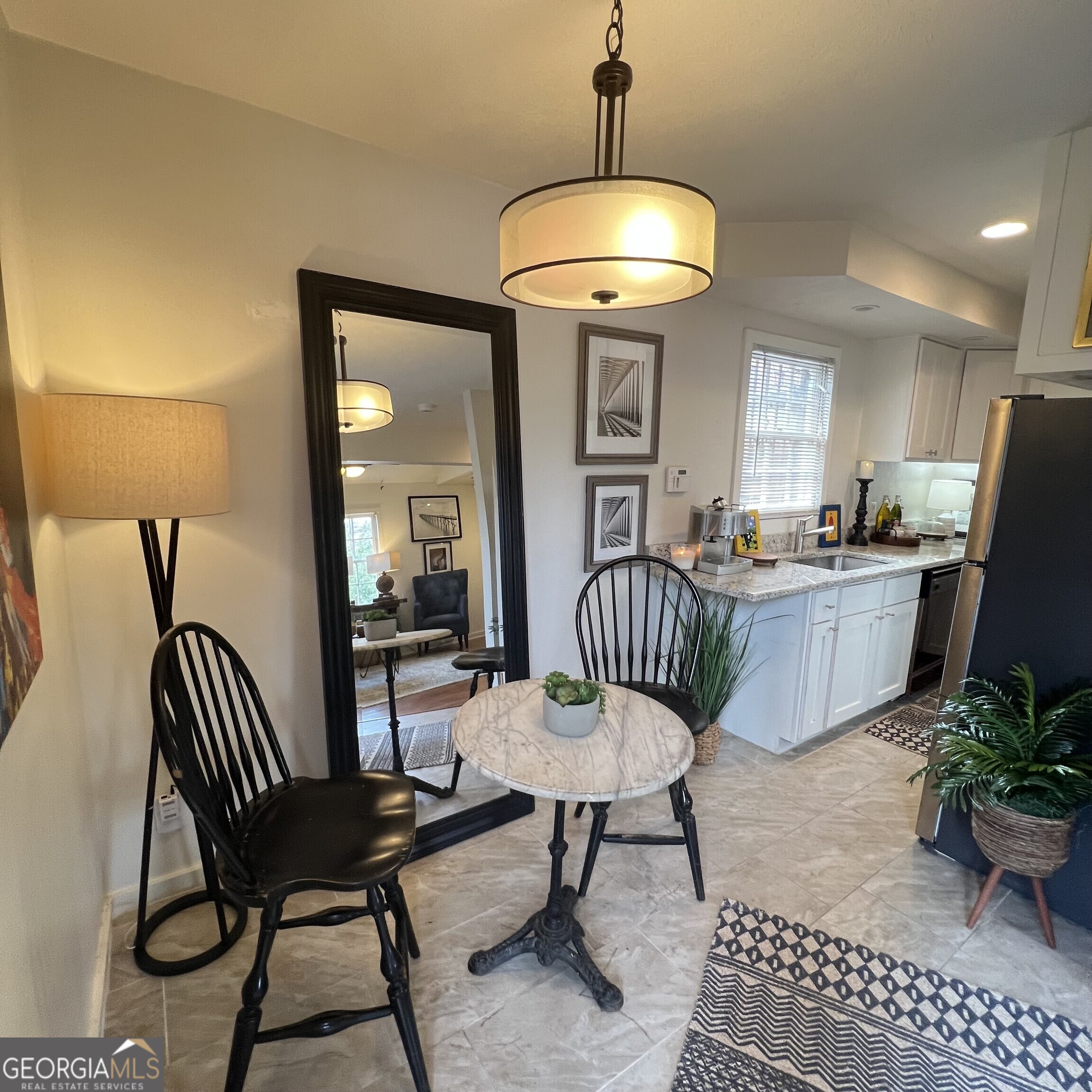 702A Myrtle Street NE