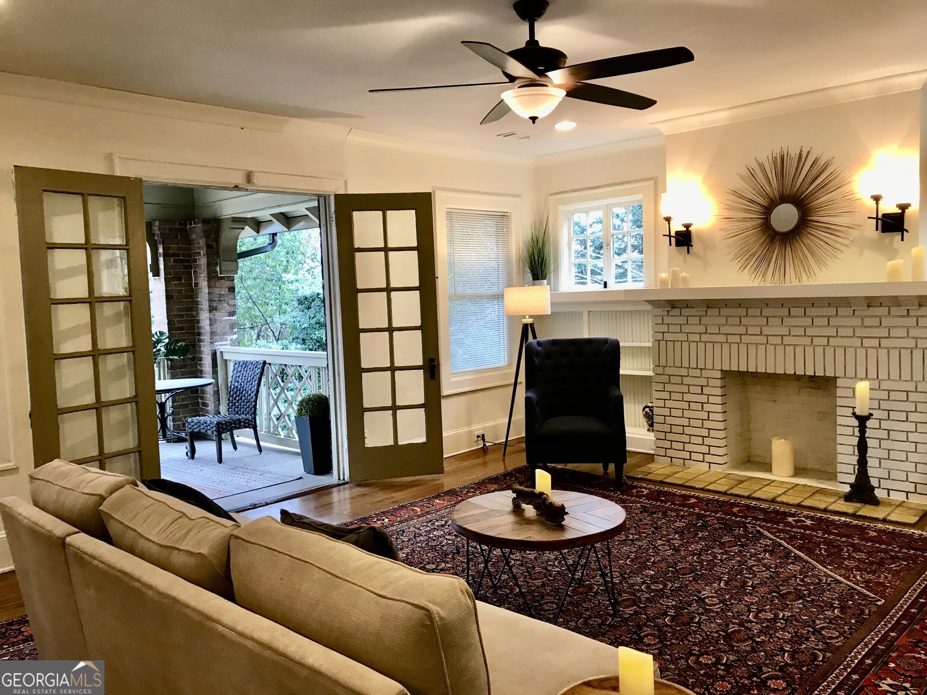 702A Myrtle Street NE