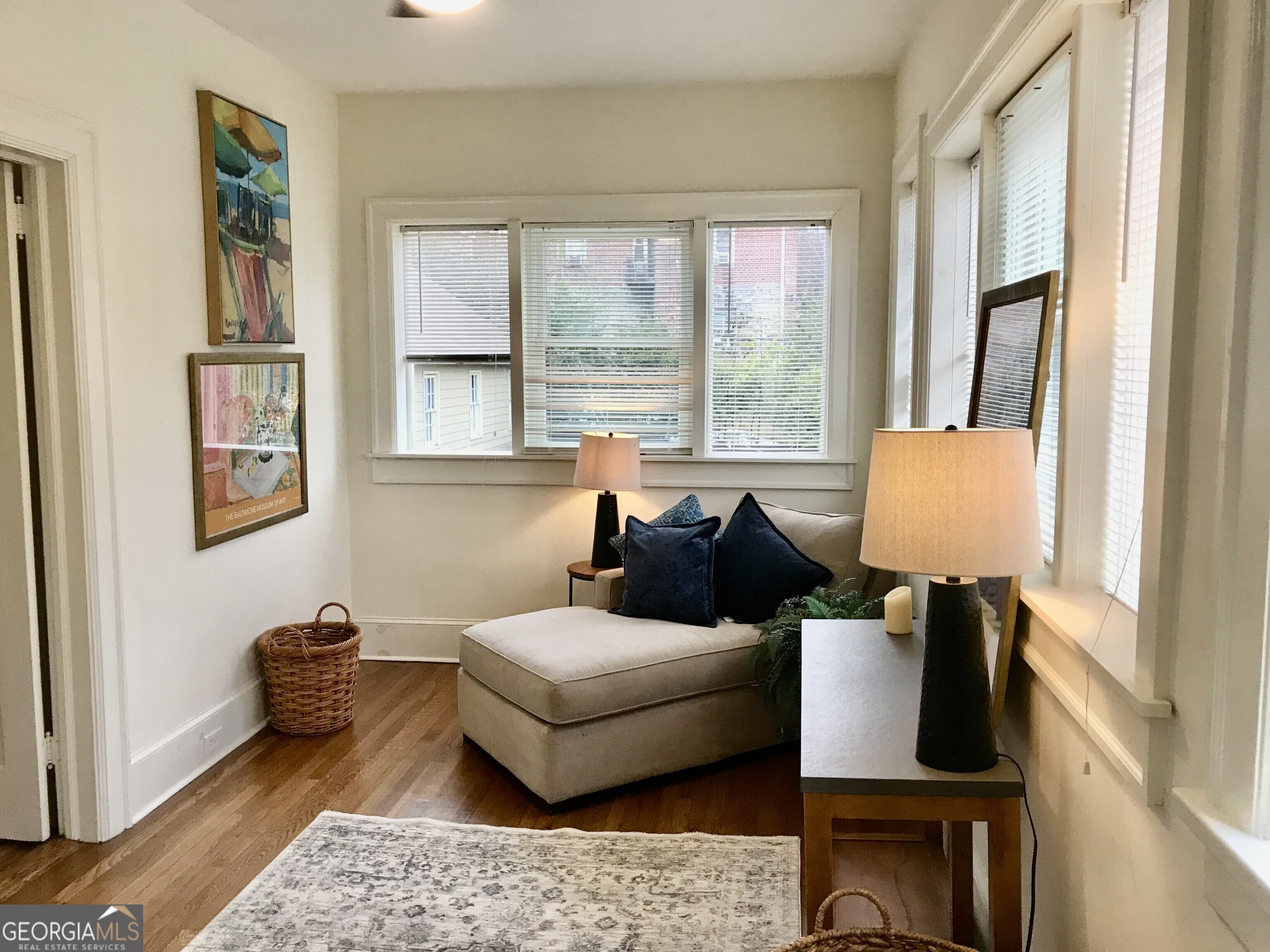 702A Myrtle Street NE