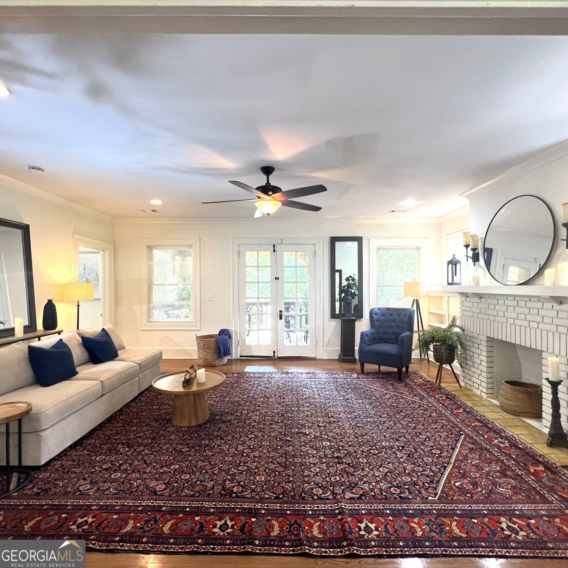 702A Myrtle Street NE