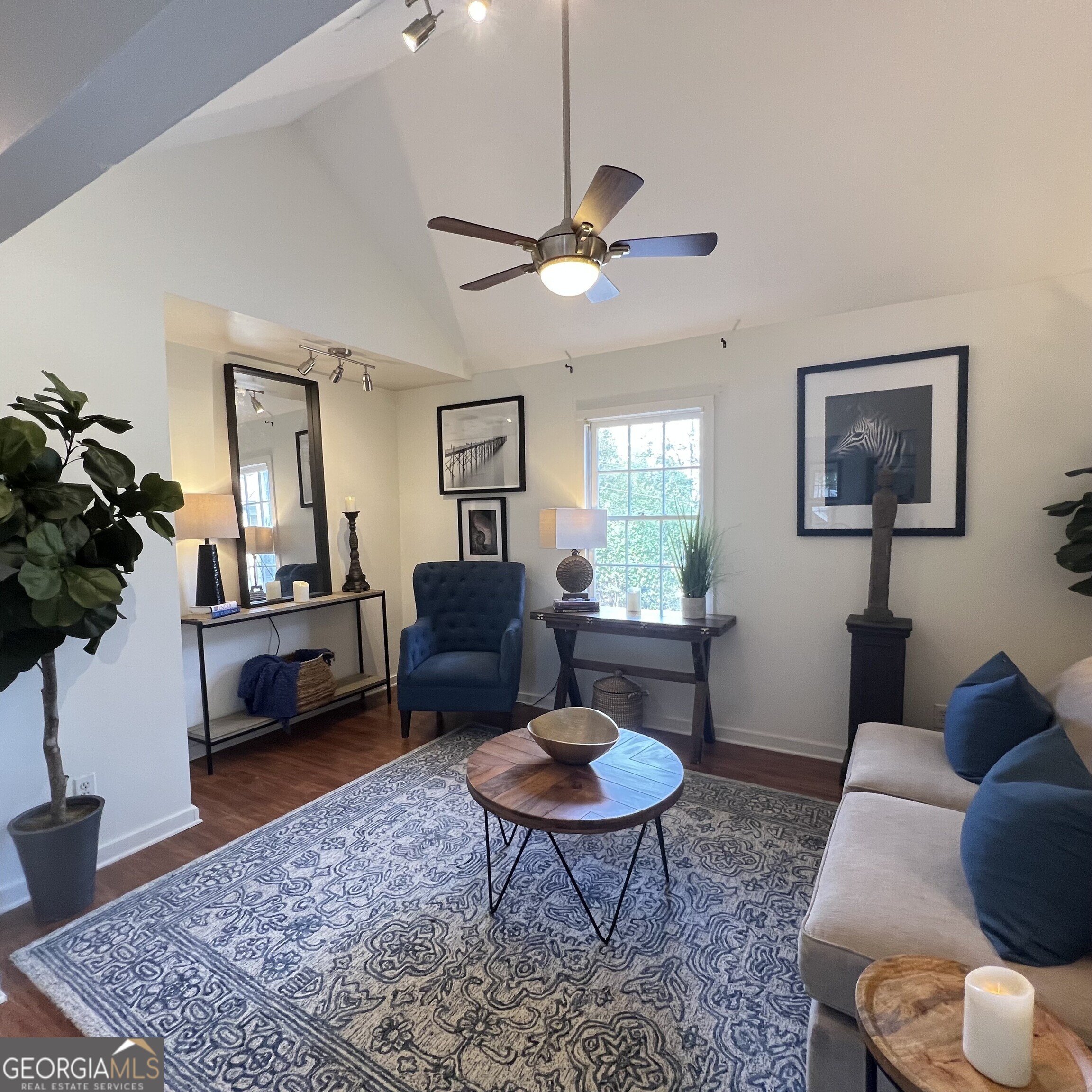 702A Myrtle Street NE