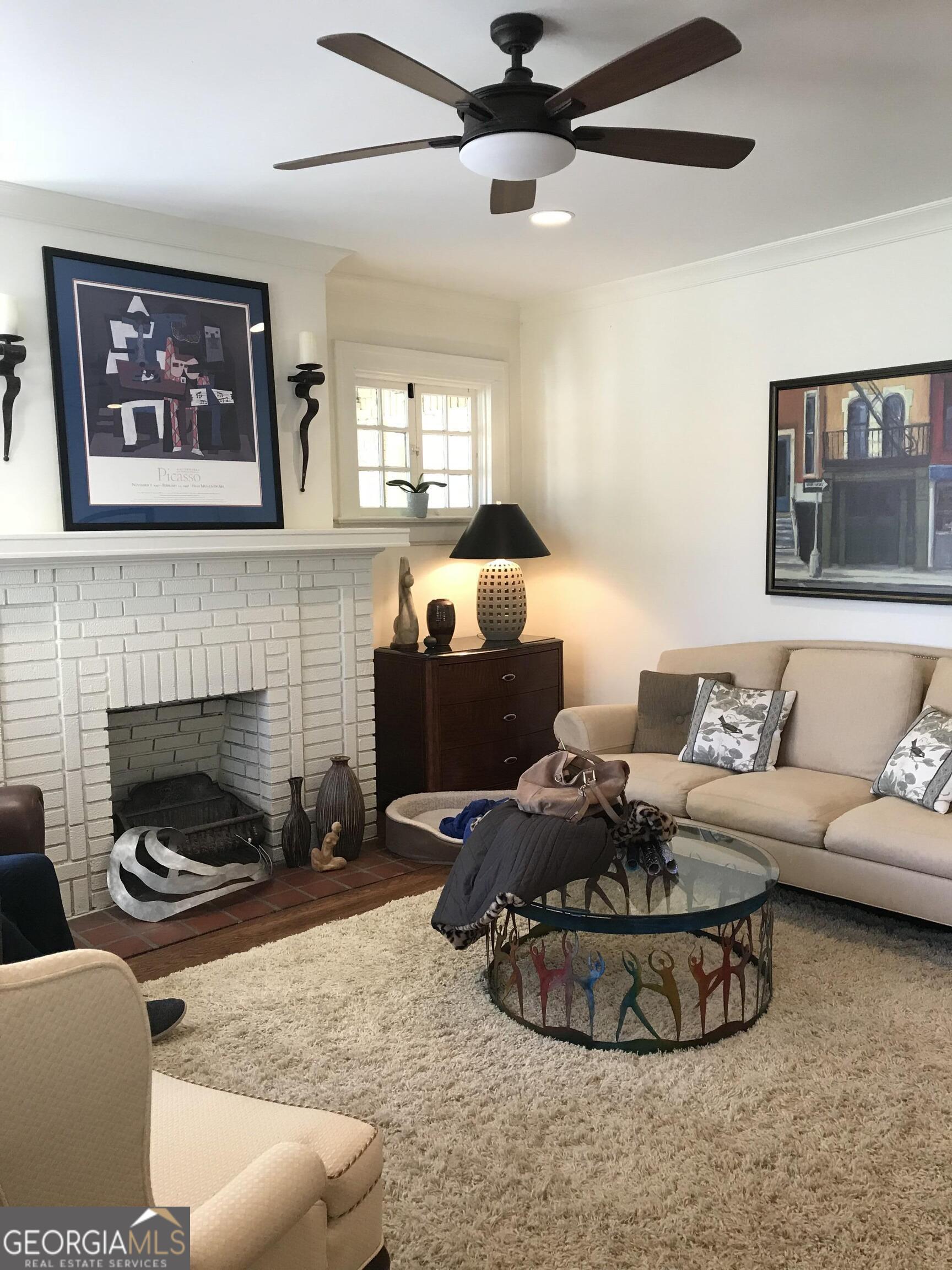 702A Myrtle Street NE