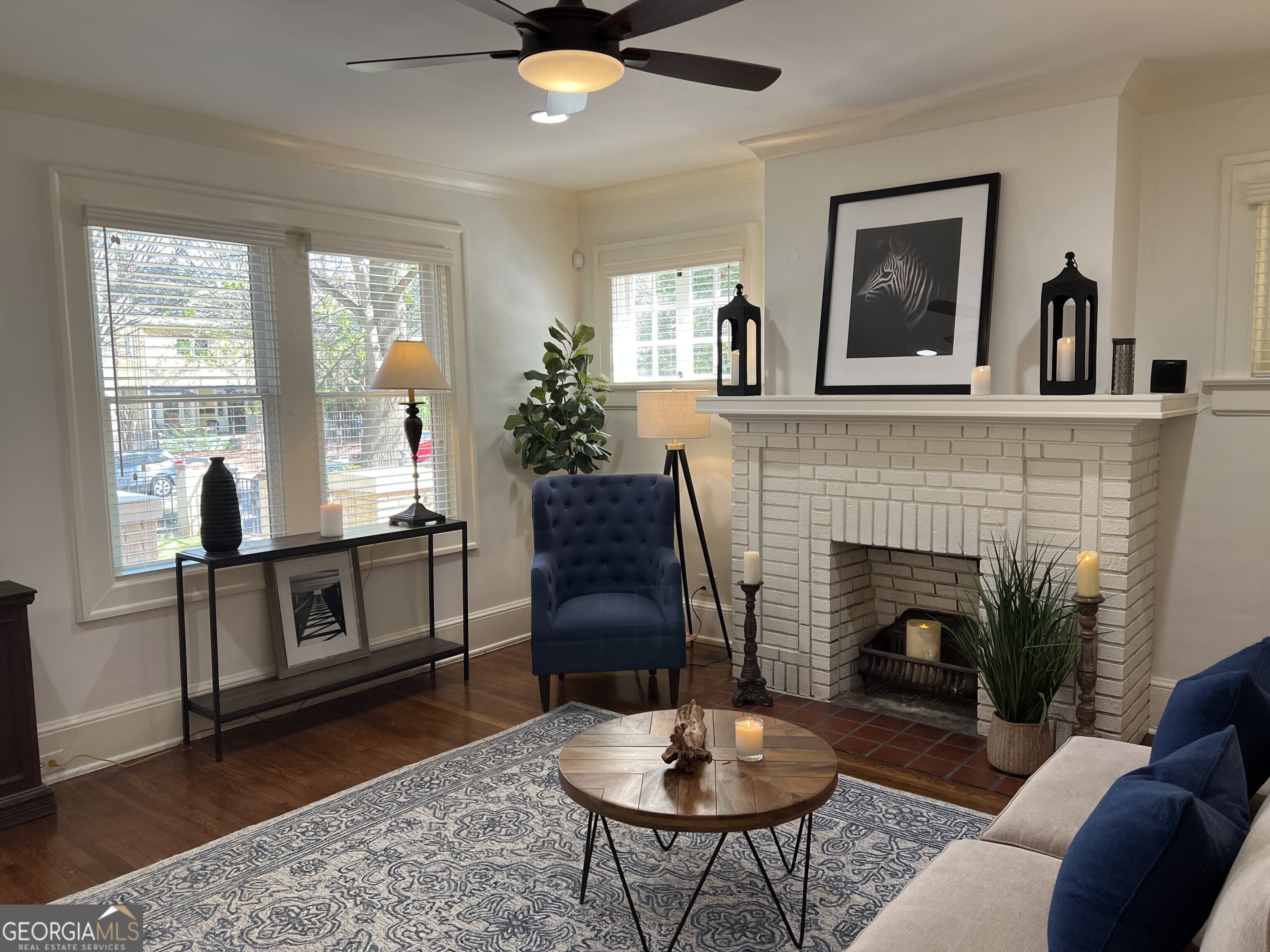 702A Myrtle Street NE