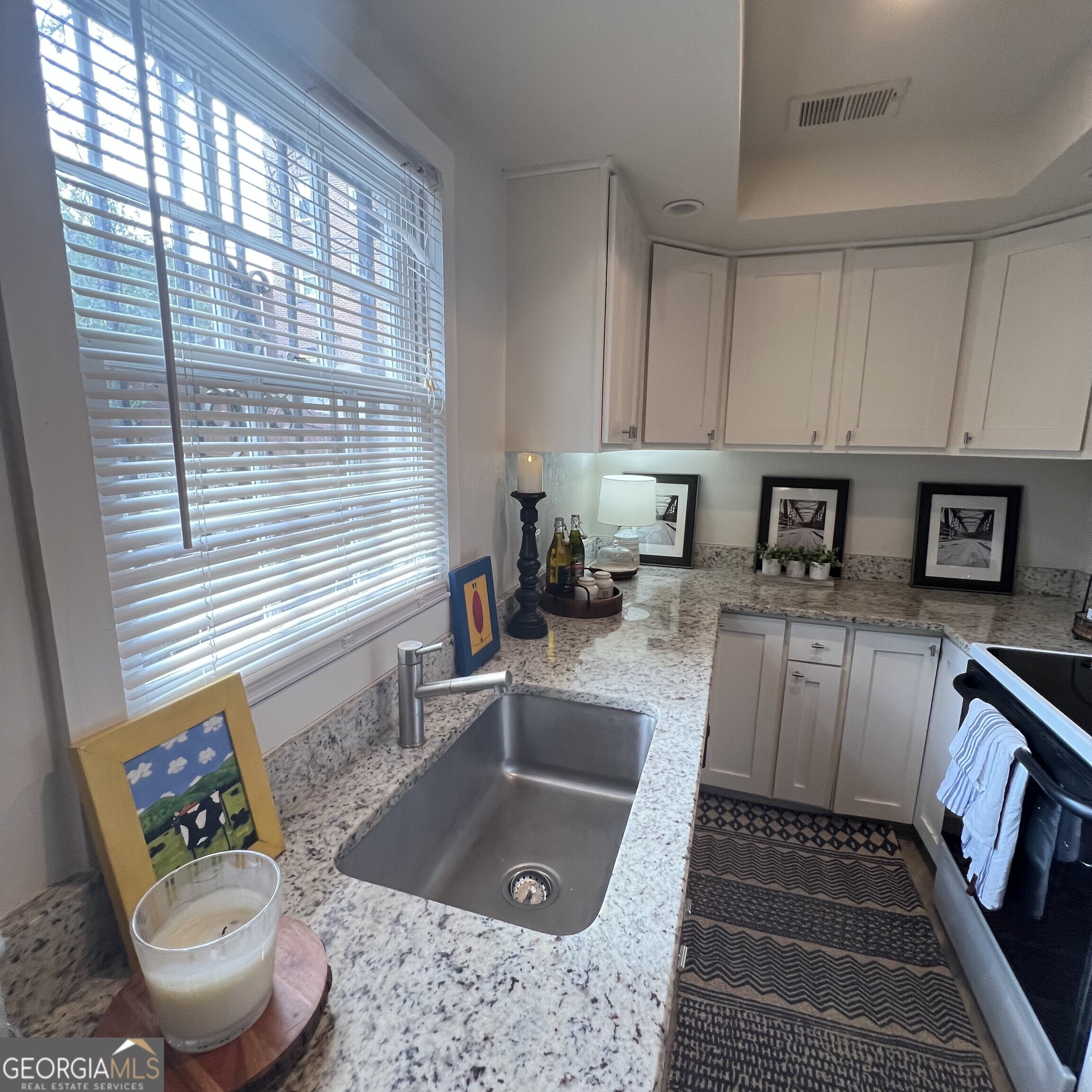 702 Myrtle Street NE