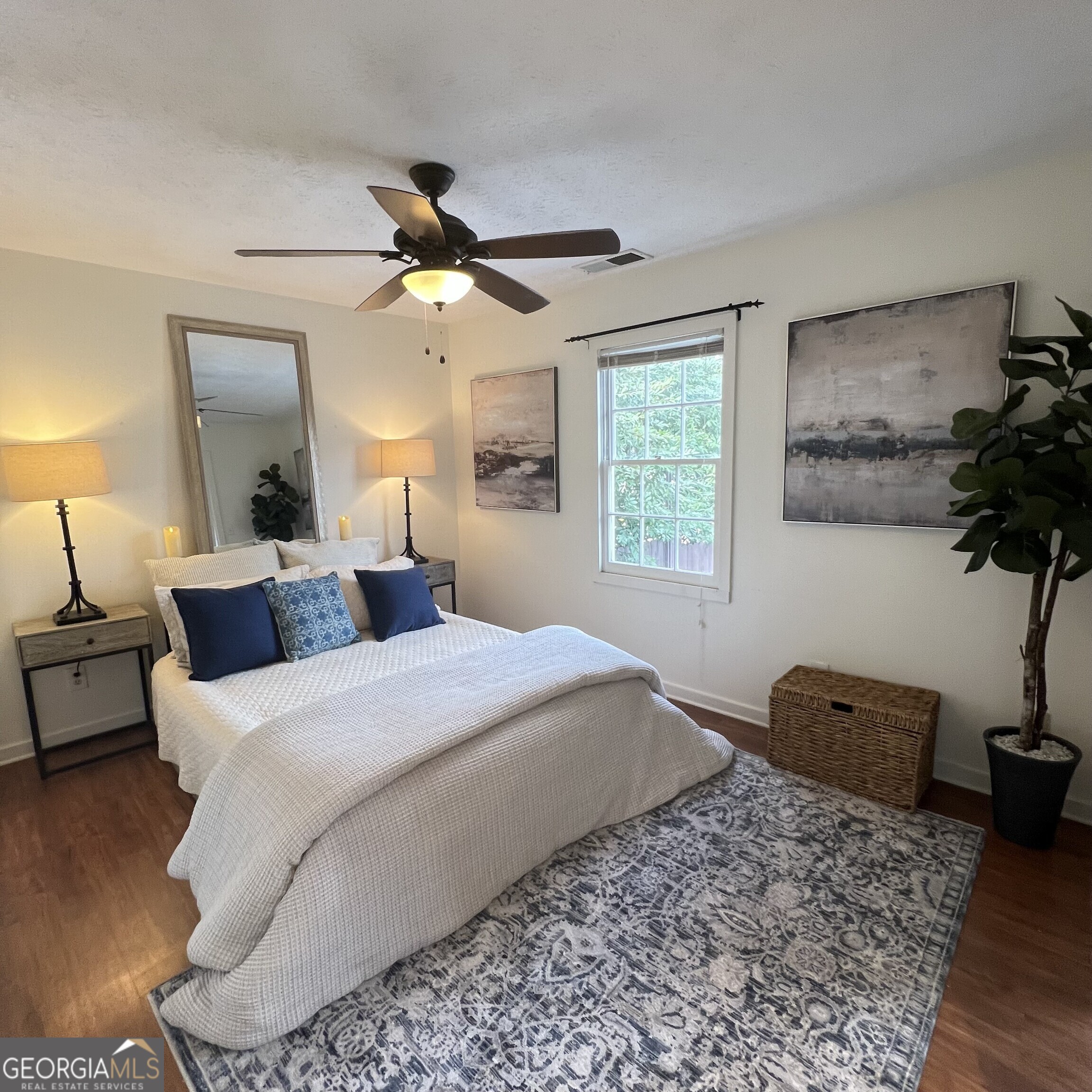 702 Myrtle Street NE