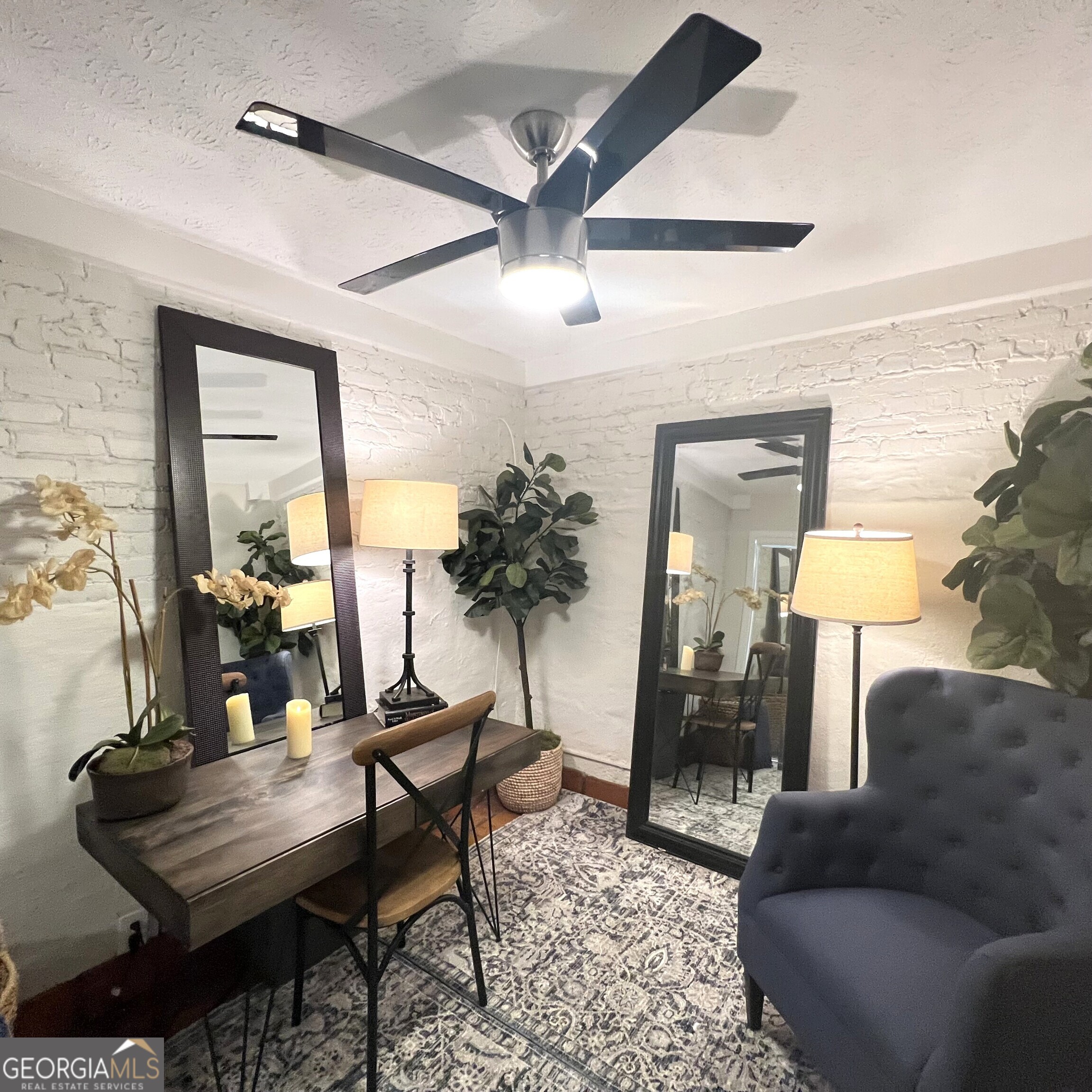 702 Myrtle Street NE