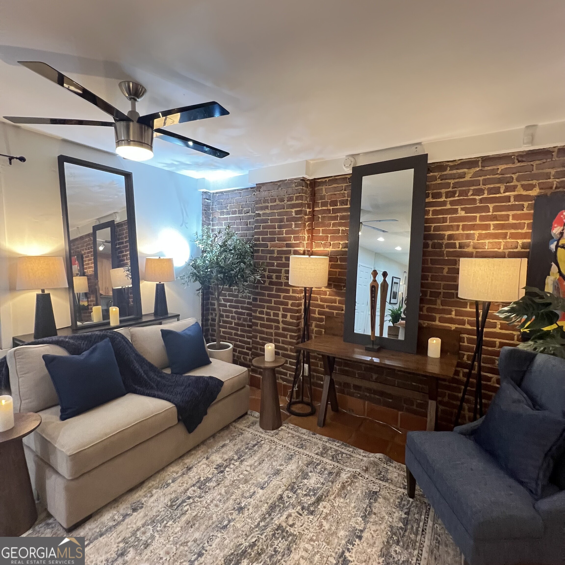 702 Myrtle Street NE