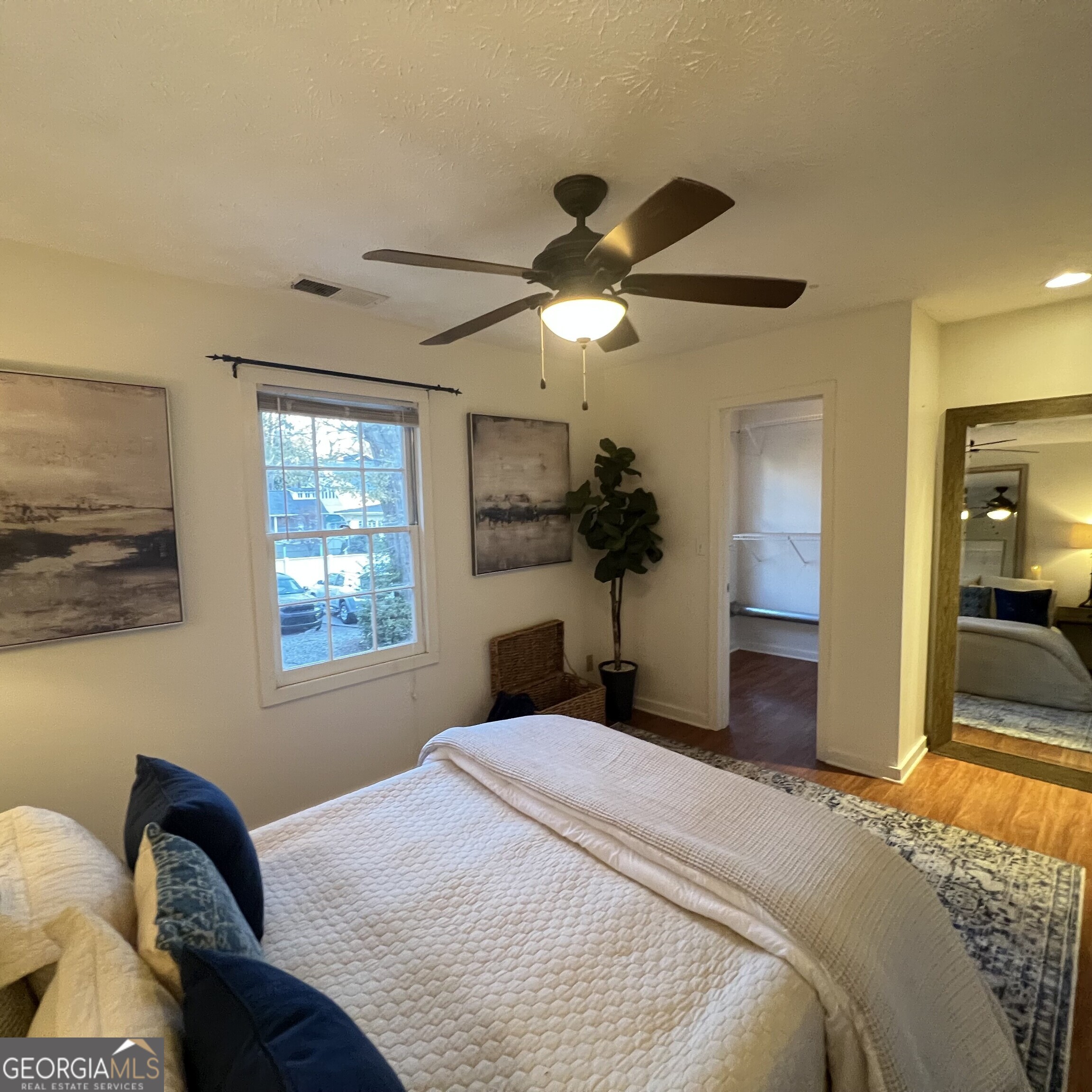 702 Myrtle Street NE