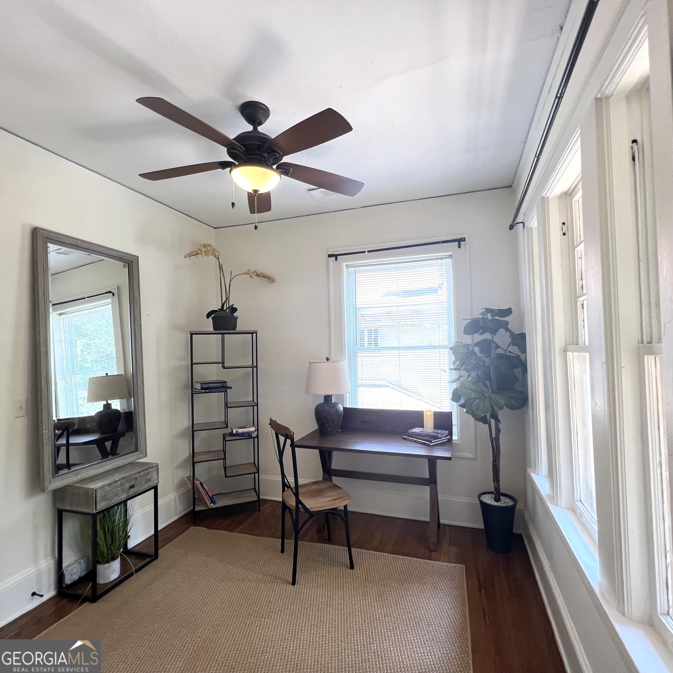 702 Myrtle Street NE