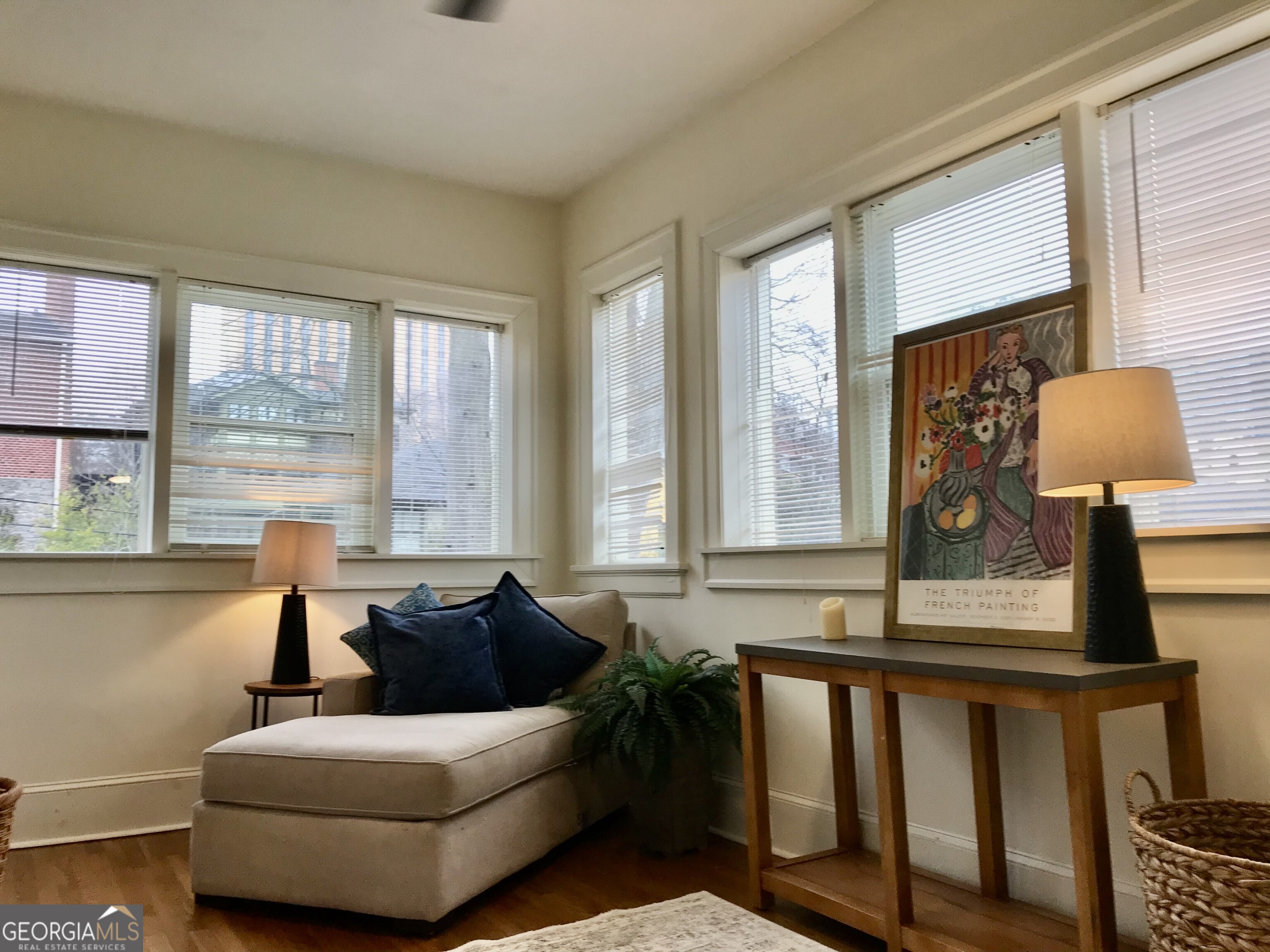 702 Myrtle Street NE