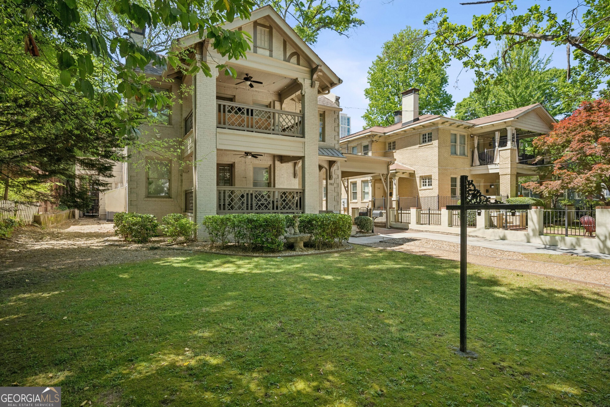 702 Myrtle Street NE