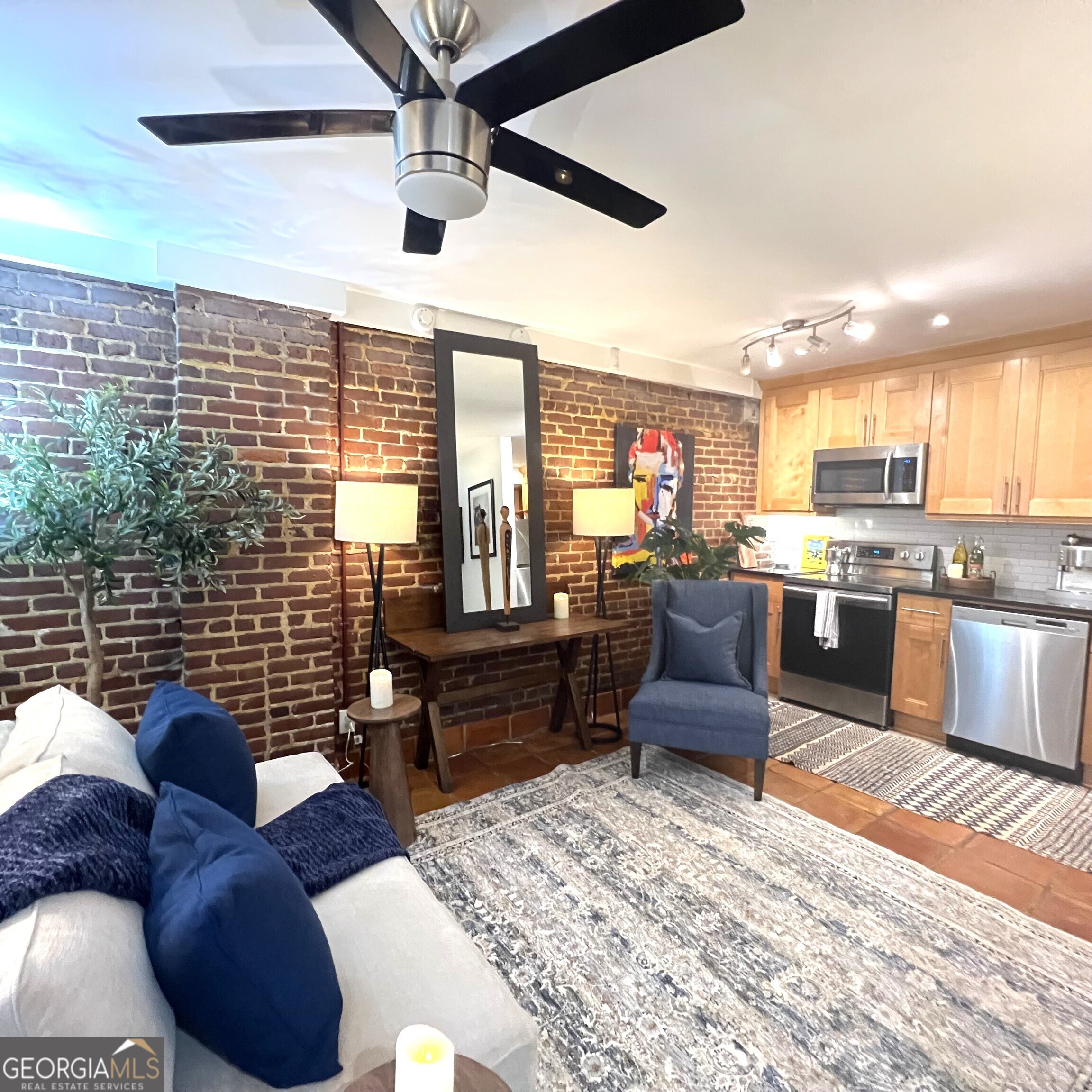 702 Myrtle Street NE